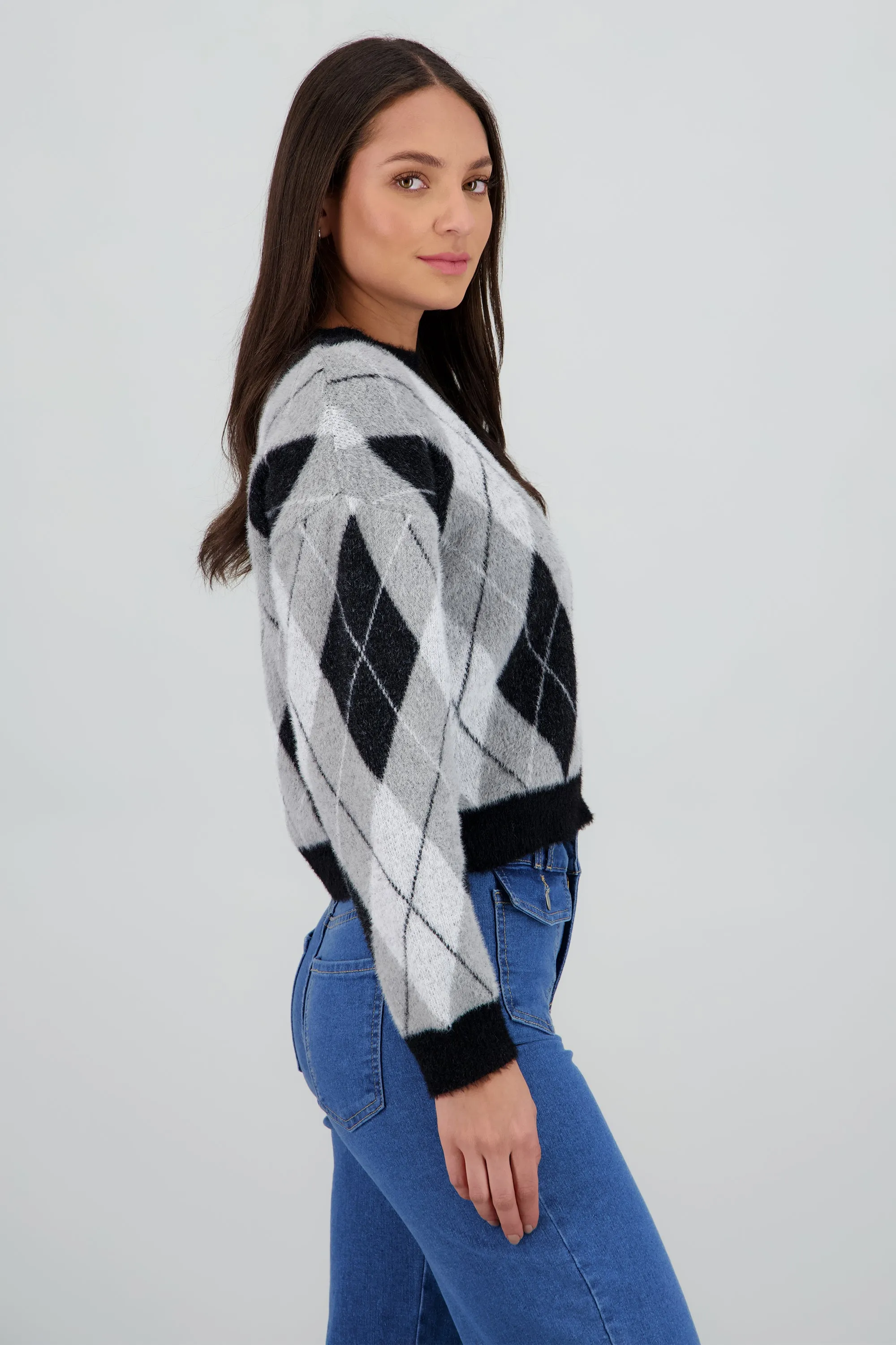 Sueter tacto pelo con estampado de rombos sold by Shasa product image thumbnail 3