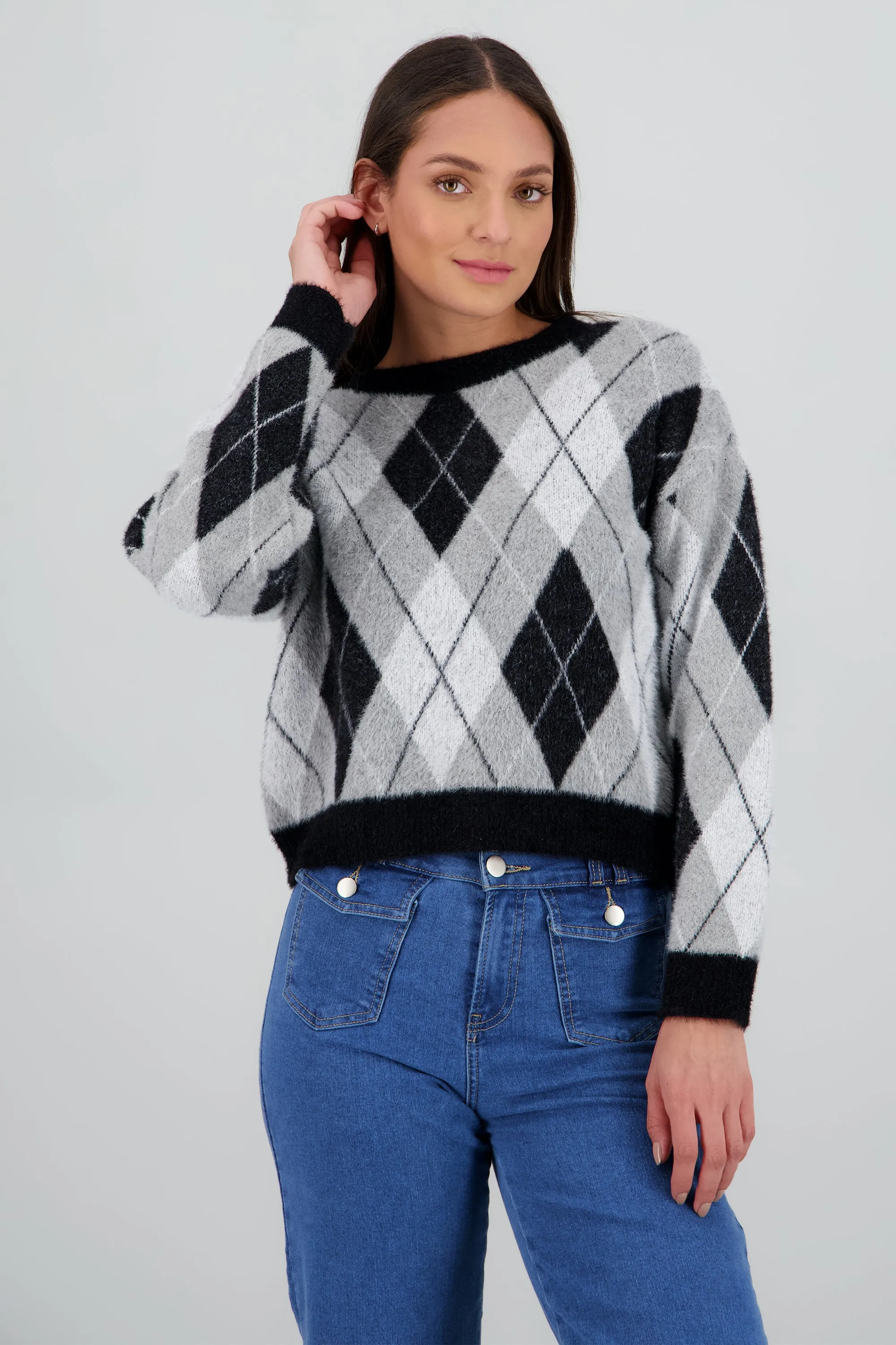 Sueter tacto pelo con estampado de rombos sold by Shasa