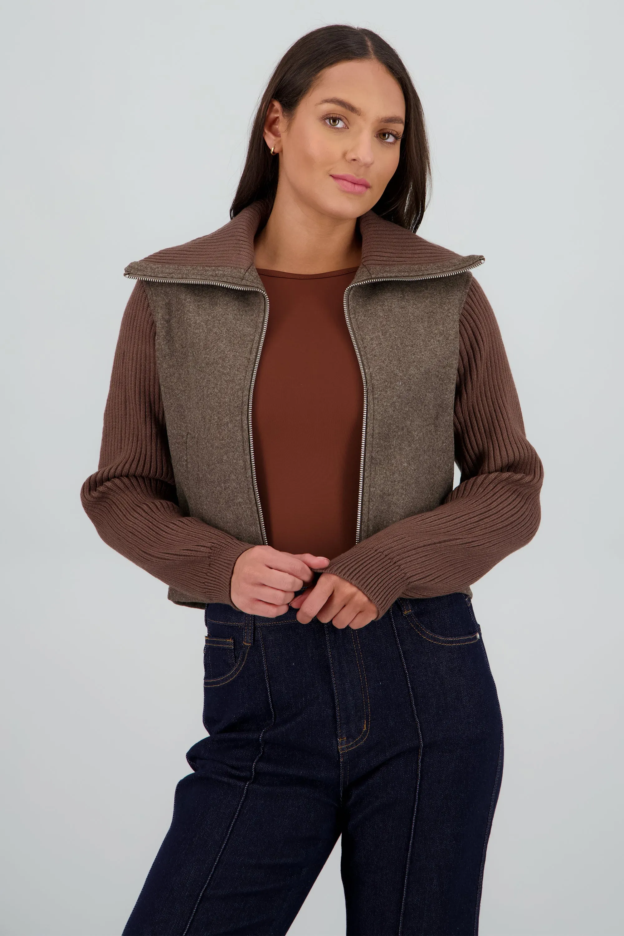 Light jacket contraste tejido de punto sold by Shasa