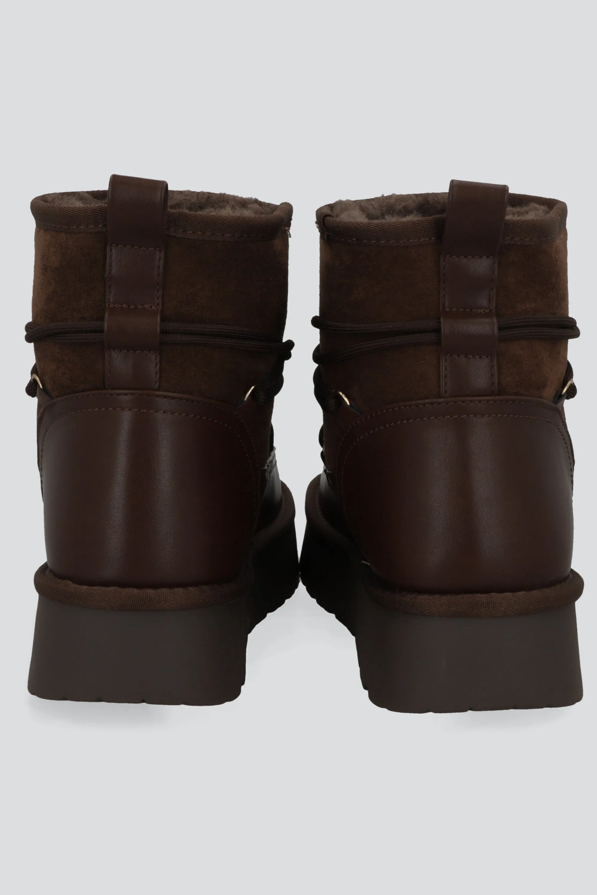 Bota invierno cordon plataforma sold by Shasa product image thumbnail 4