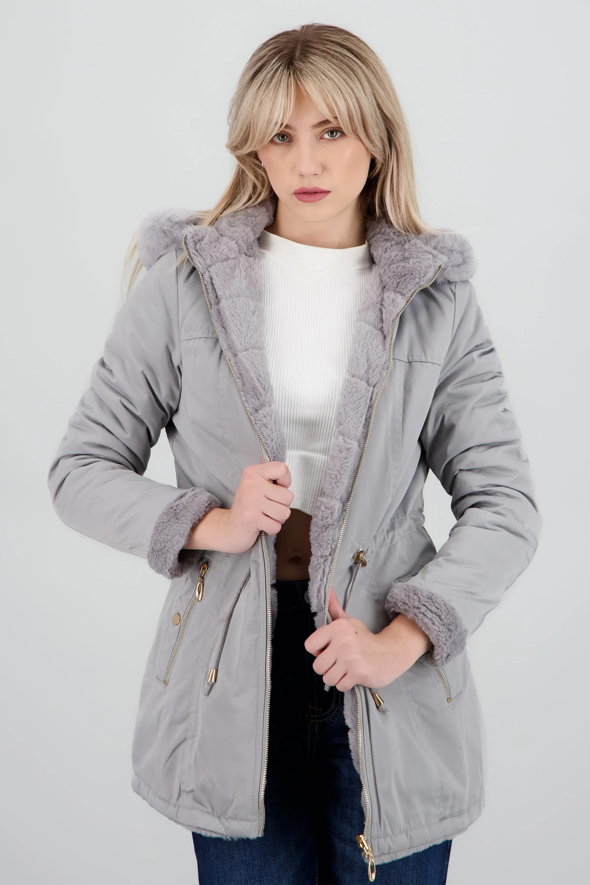 Gabardina gorro jareta sold by Shasa