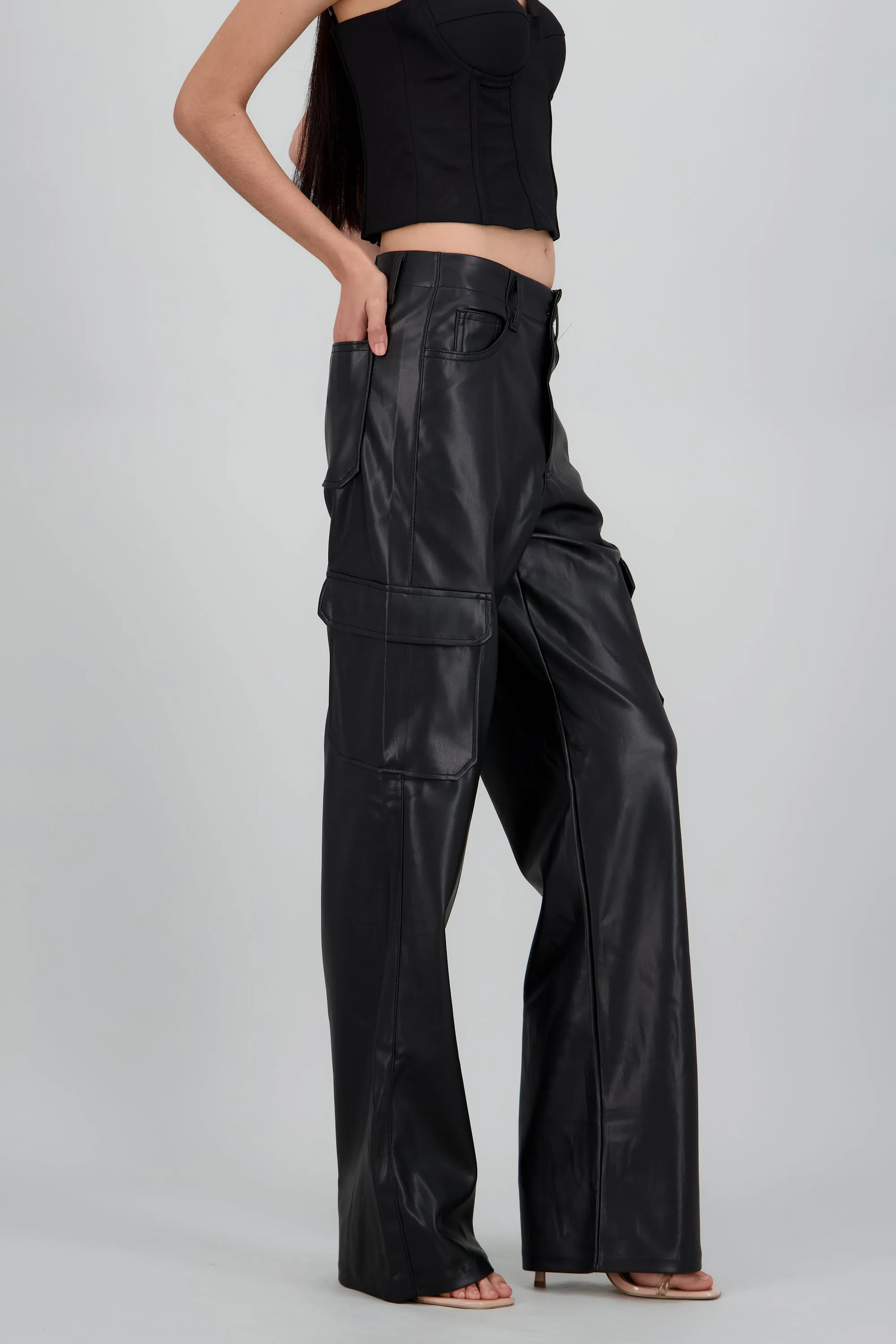 Pantalon cargo amplio pu sold by Shasa product image thumbnail 3