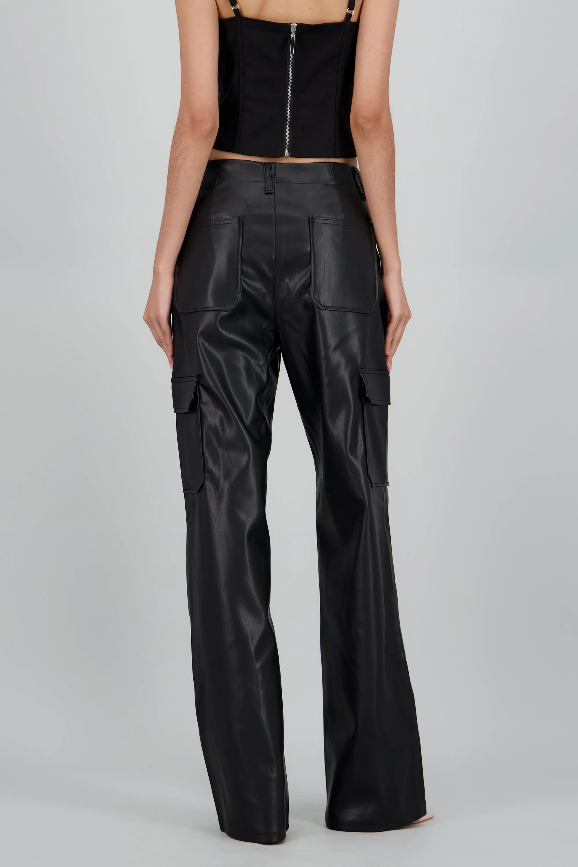 Pantalon cargo amplio pu sold by Shasa product image thumbnail 4