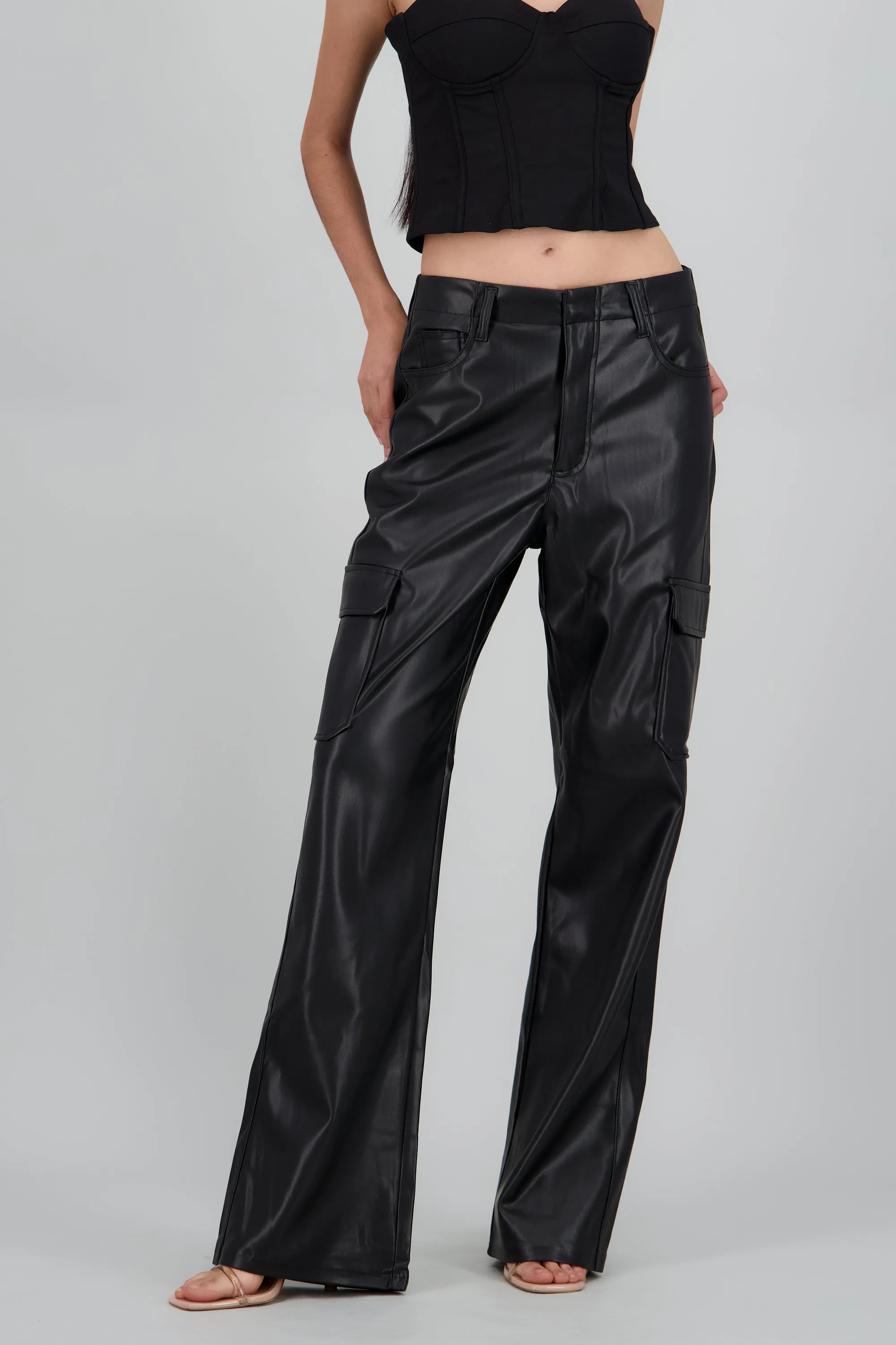 Pantalon cargo amplio pu sold by Shasa product image thumbnail 2