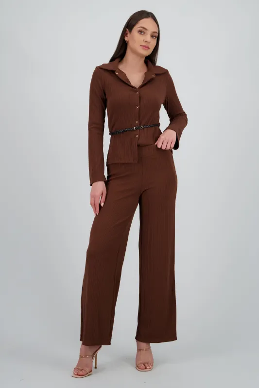 Pantalon plisado sold by Shasa