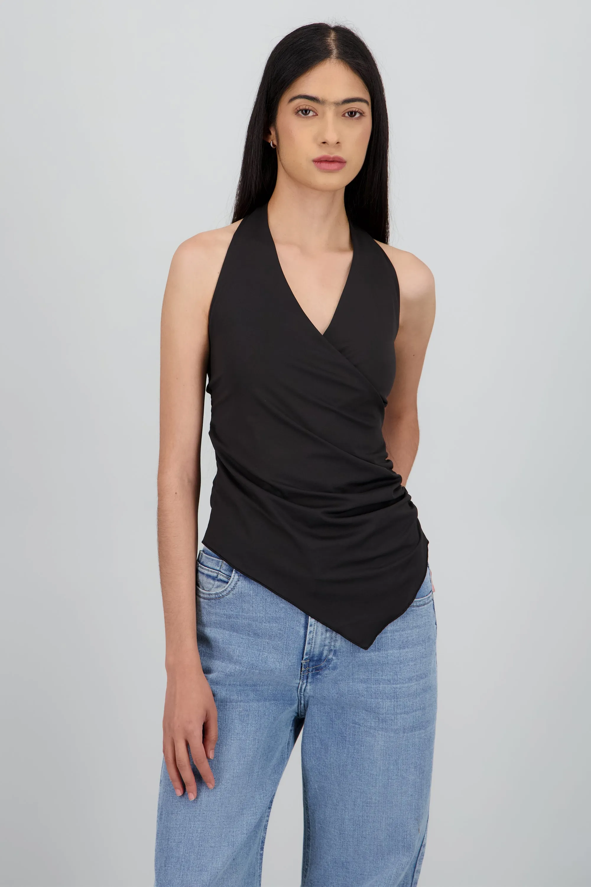 Blusa cuello halter cruzado detalle drapeado sold by Shasa product image thumbnail 2