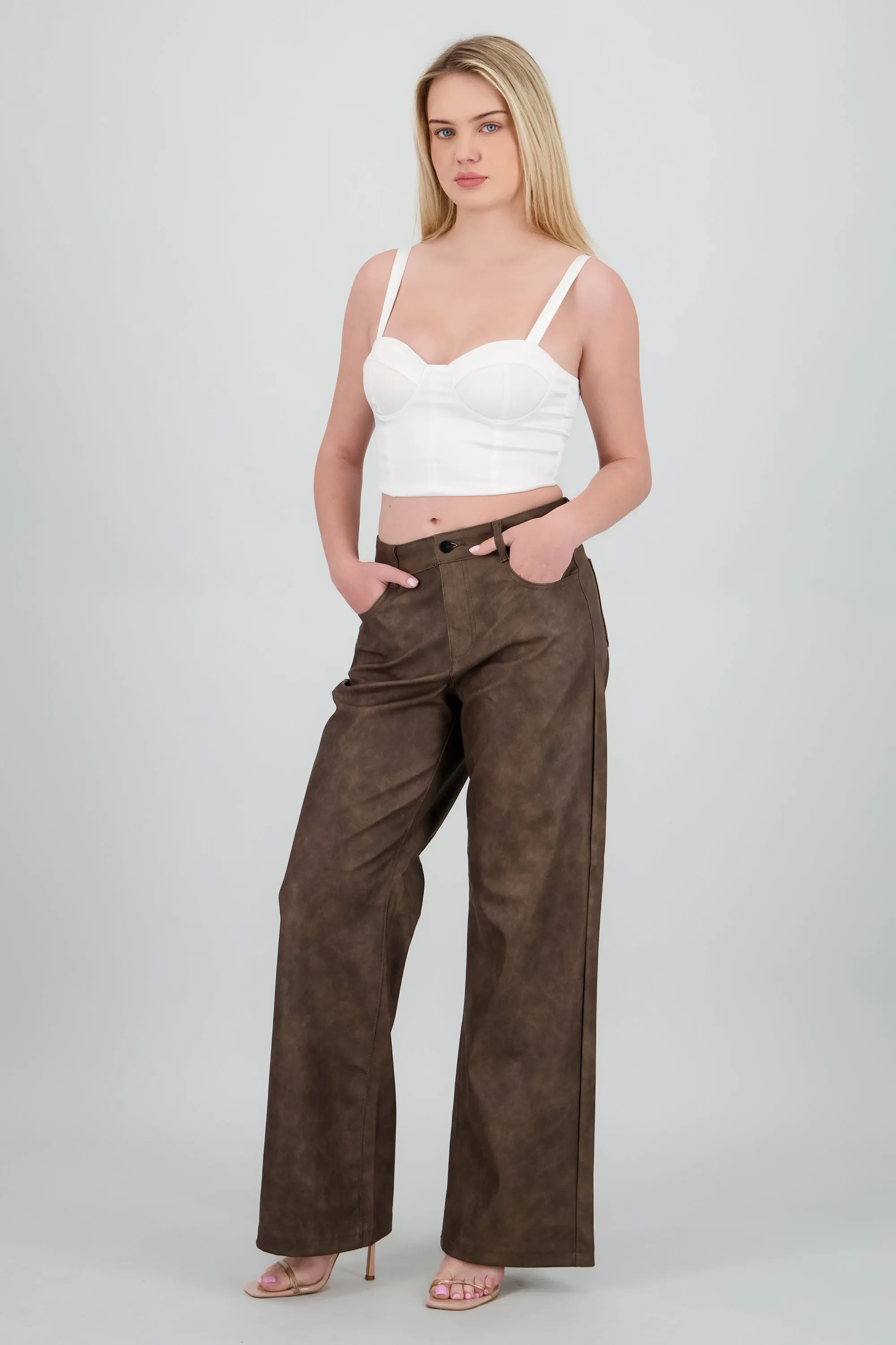 Pantalon recto pu desgaste sold by Shasa