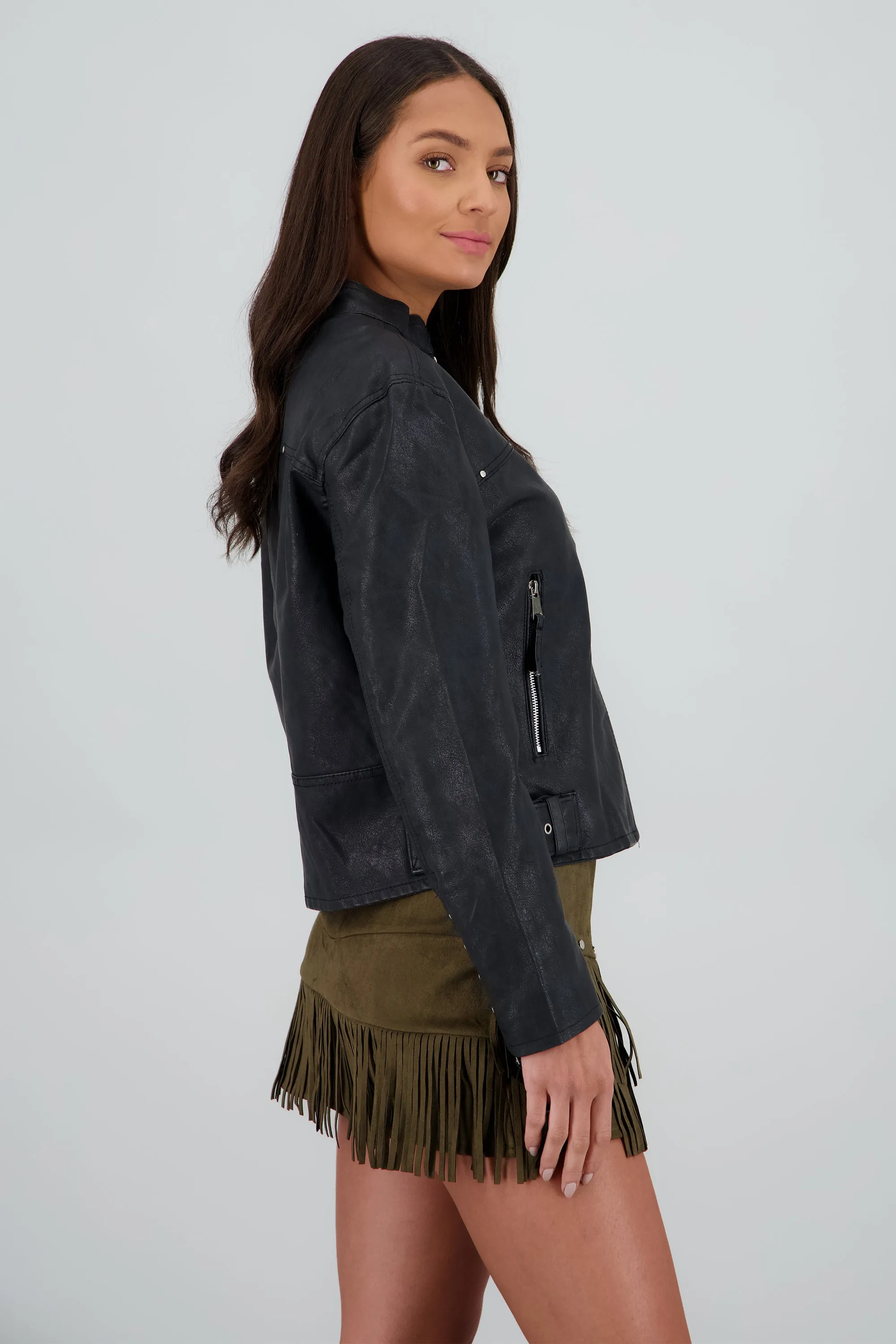 Chamarra efecto piel con bolsas sold by Shasa product image thumbnail 3