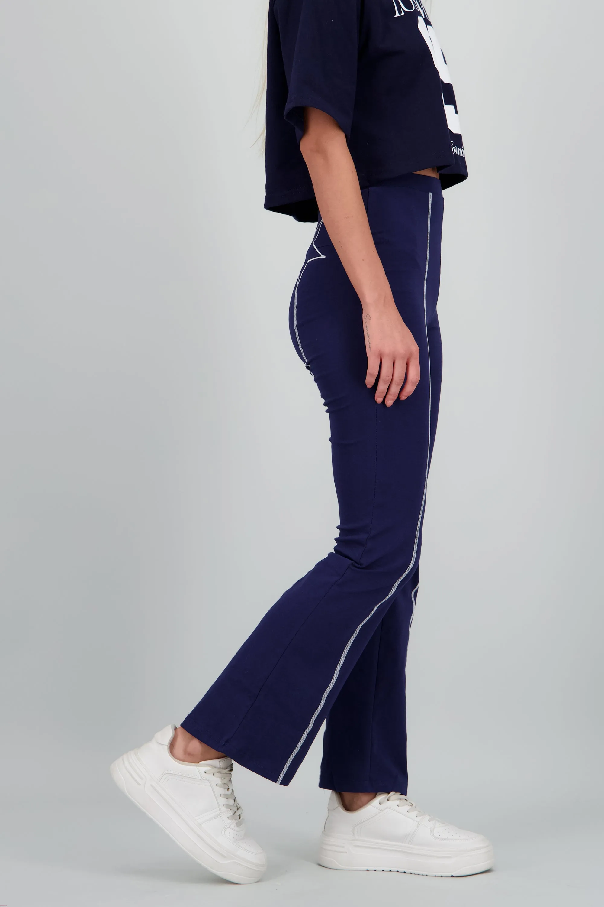 Pants detalle estrellas linea sold by Shasa product image thumbnail 3