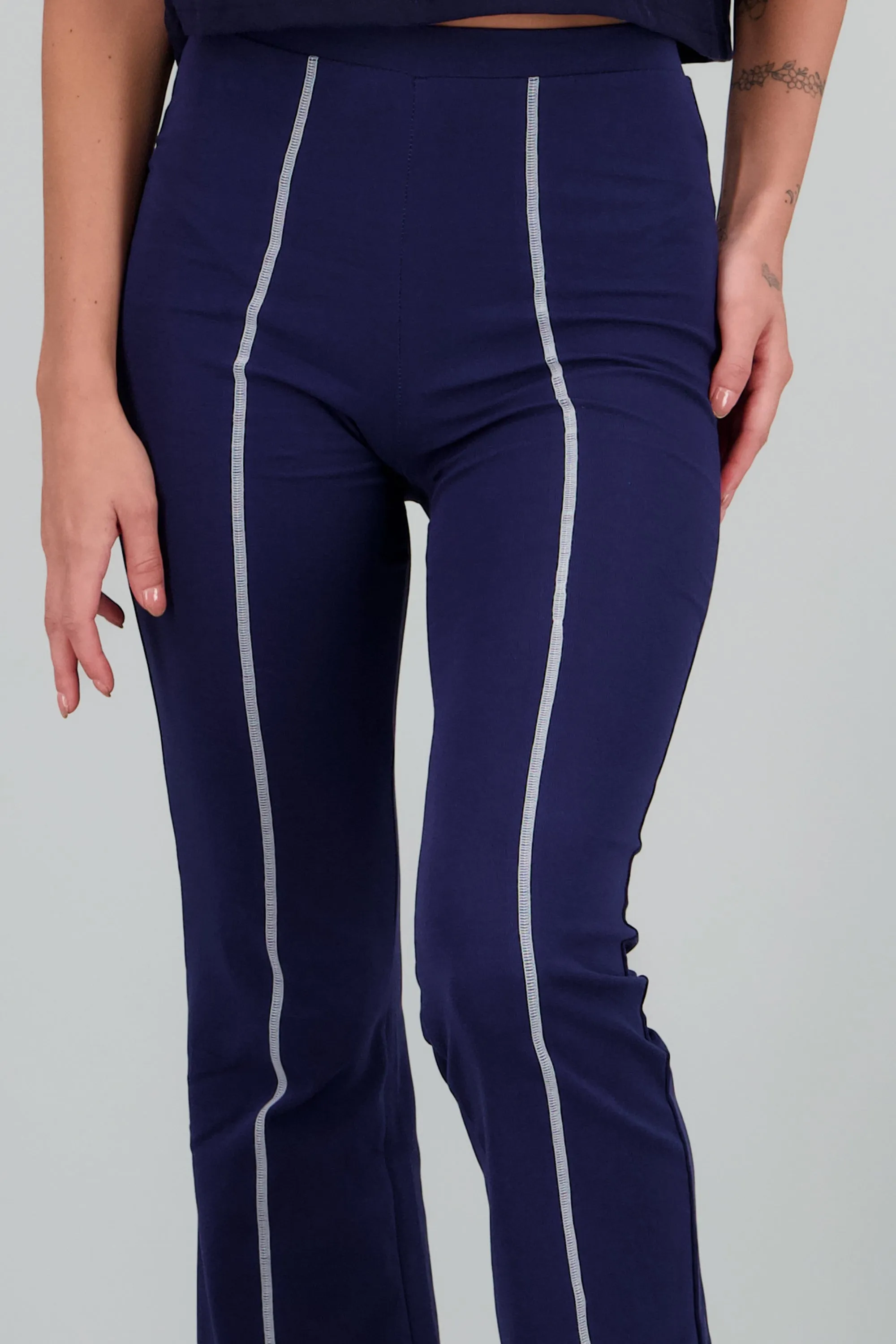 Pants detalle estrellas linea sold by Shasa product image thumbnail 5