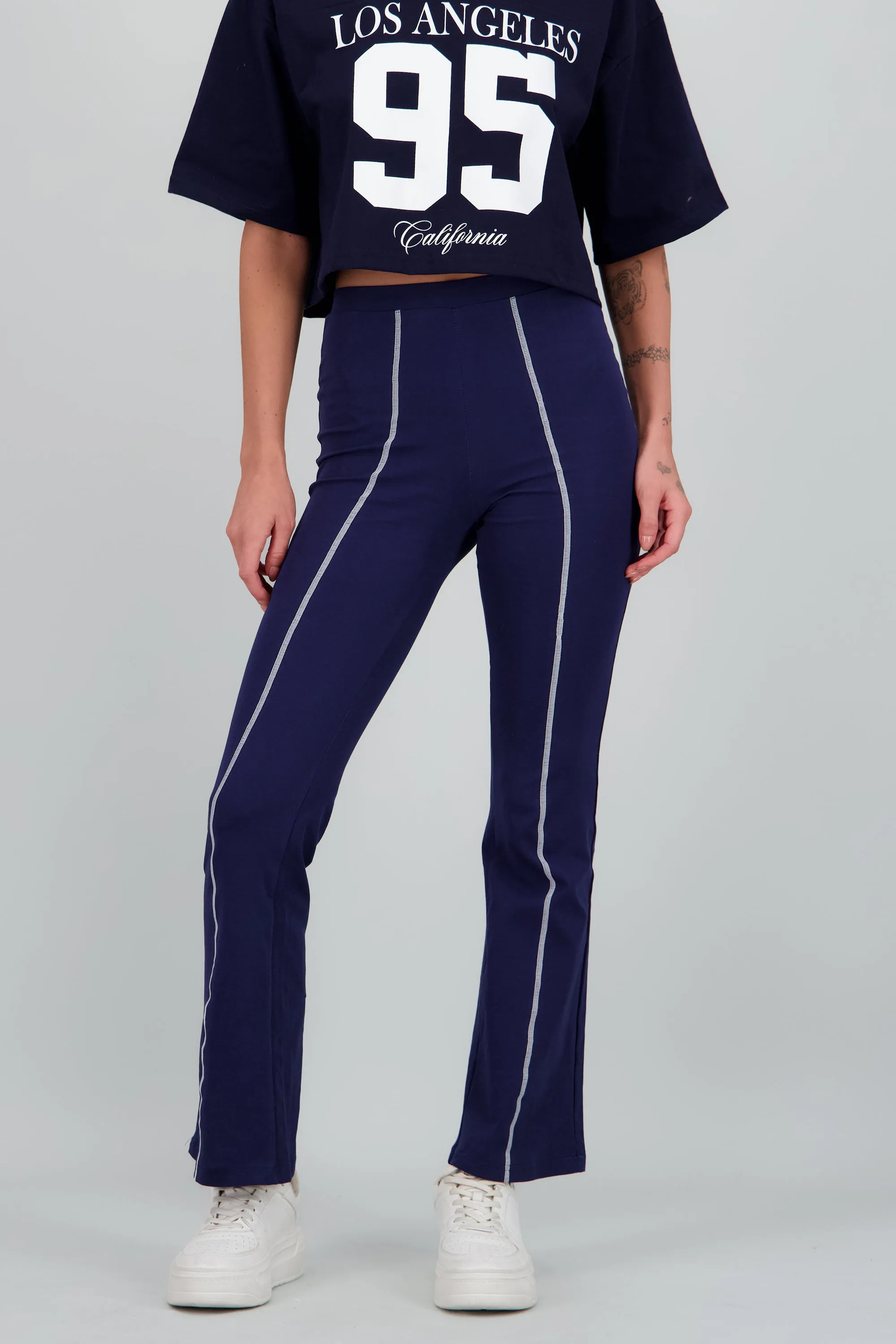 Pants detalle estrellas linea sold by Shasa product image thumbnail 2