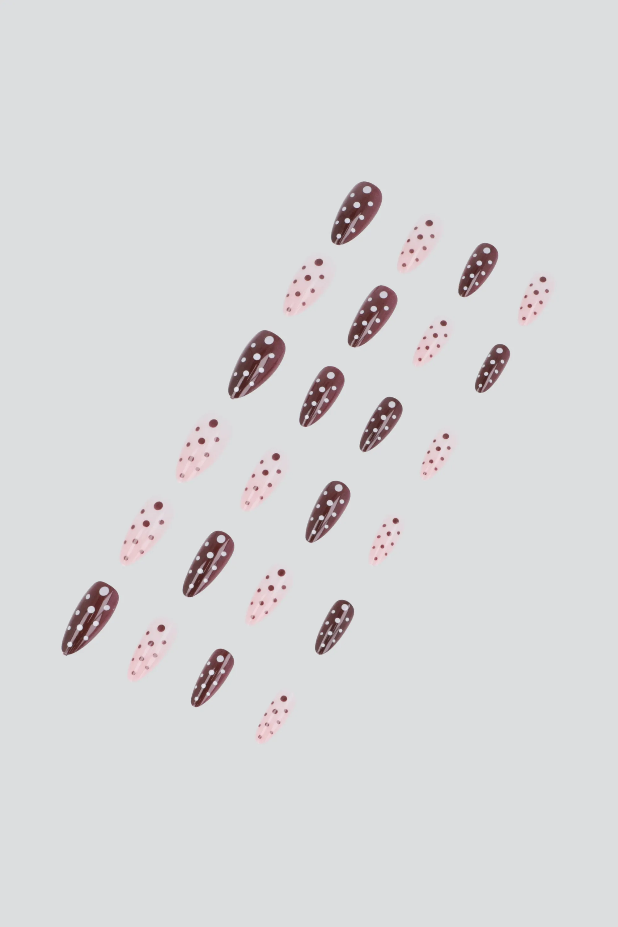 Set 24 uñas polka contraste sold by Shasa product image thumbnail 2