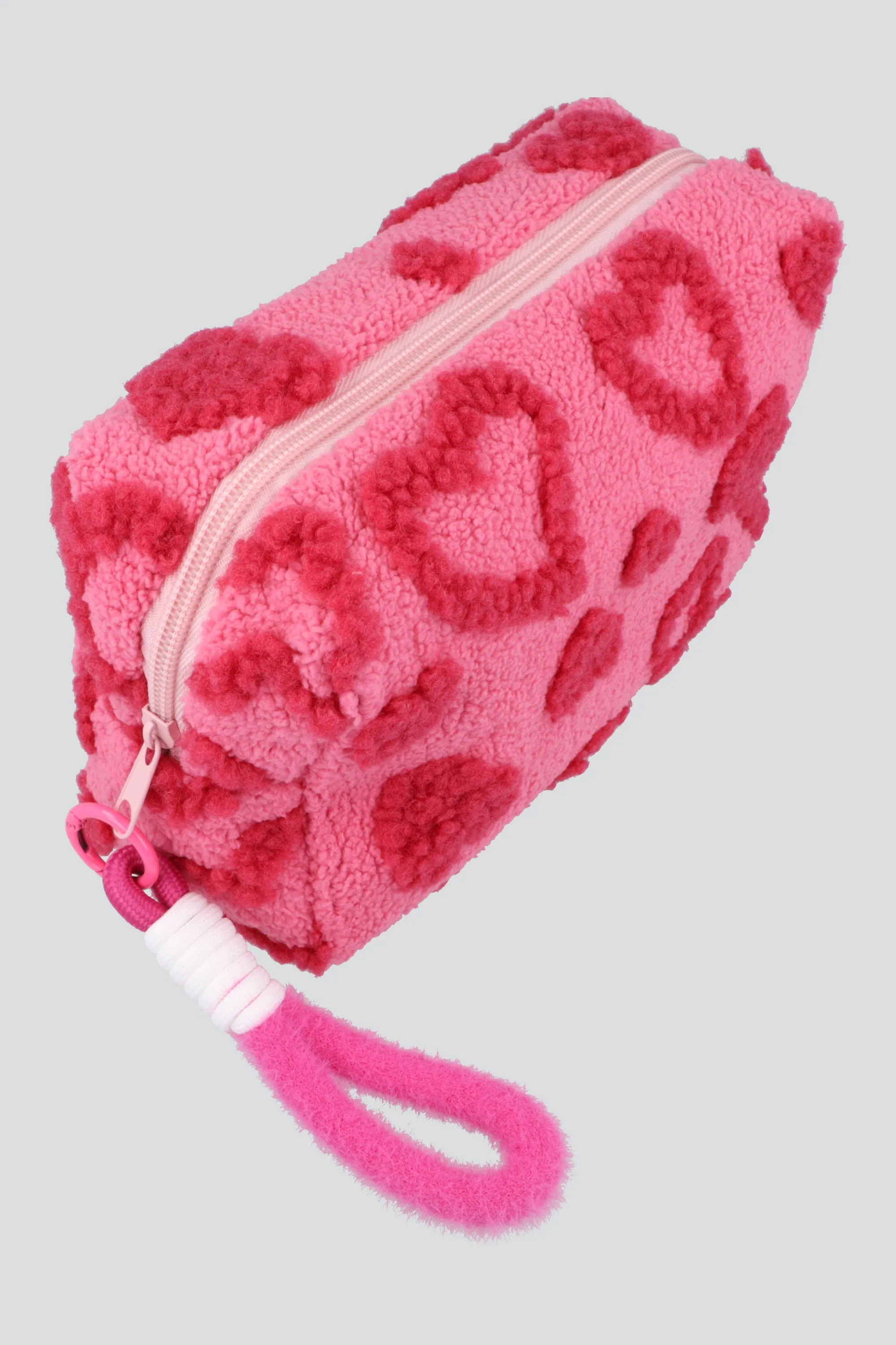 Cosmetiquera corazones peluche sold by Shasa product image thumbnail 2