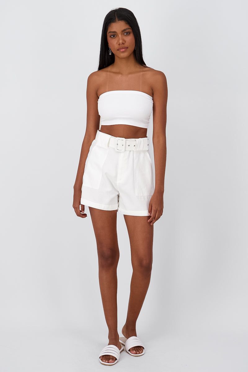 Short Corto Detalle Cinturon sold by Shasa