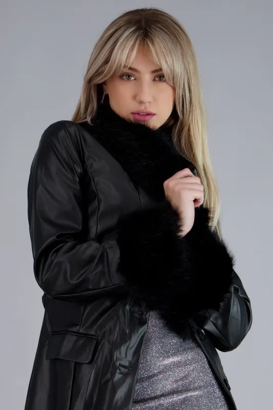 Abrigo con pelo liso sold by Shasa