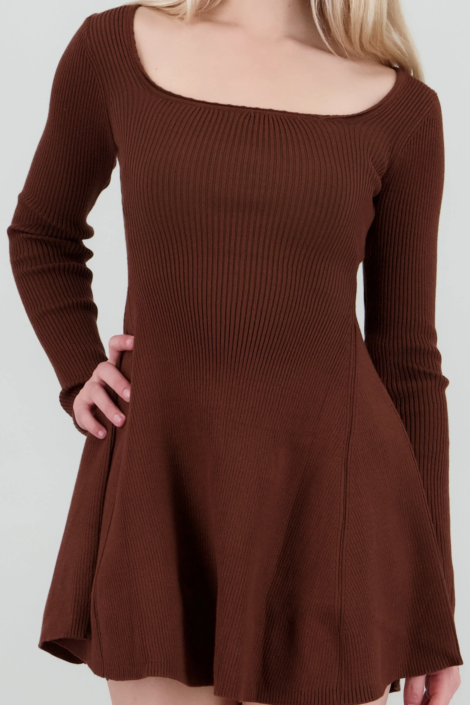 Vestido mini manga larga tejido sold by Shasa product image thumbnail 5