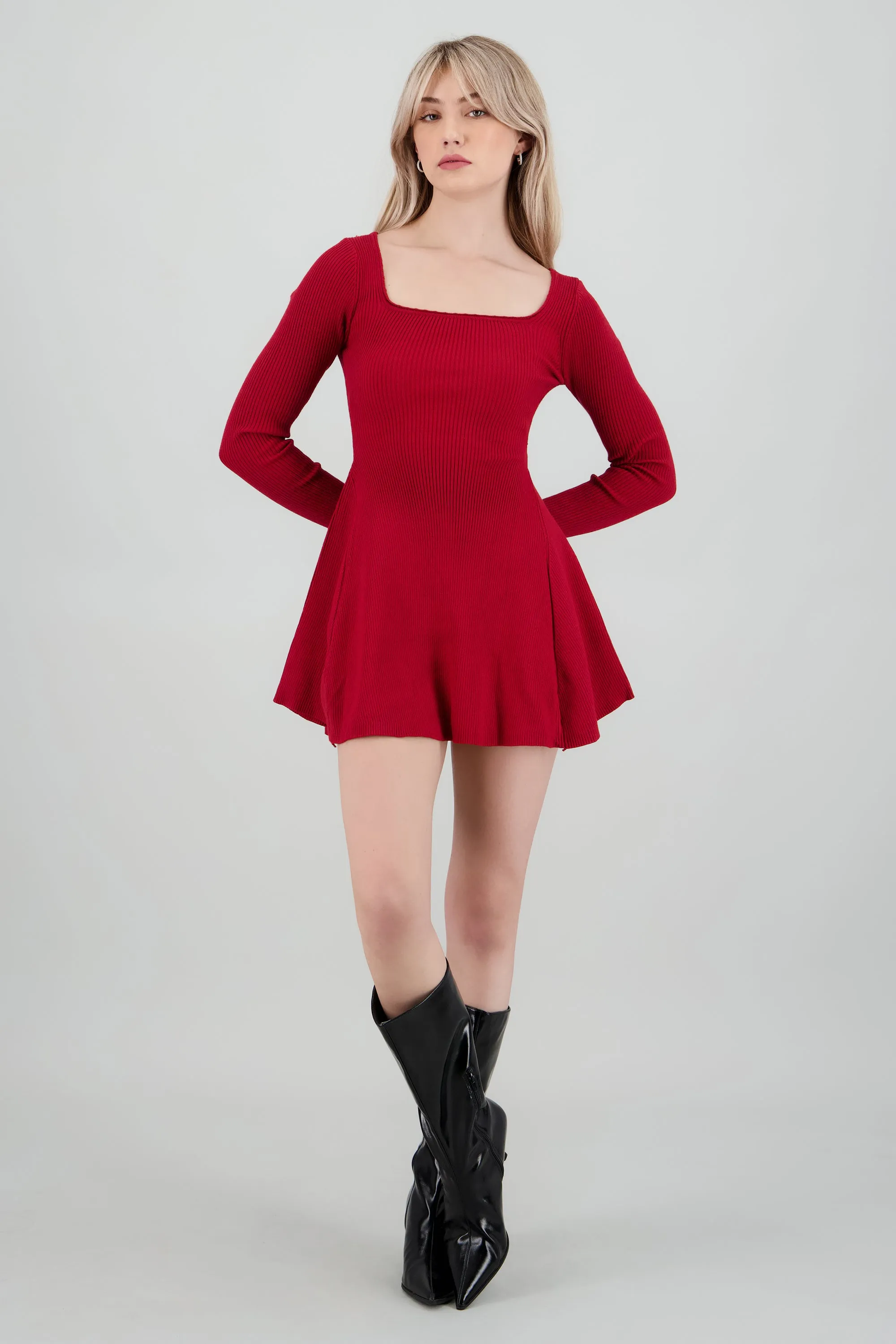 Vestido mini manga larga tejido sold by Shasa