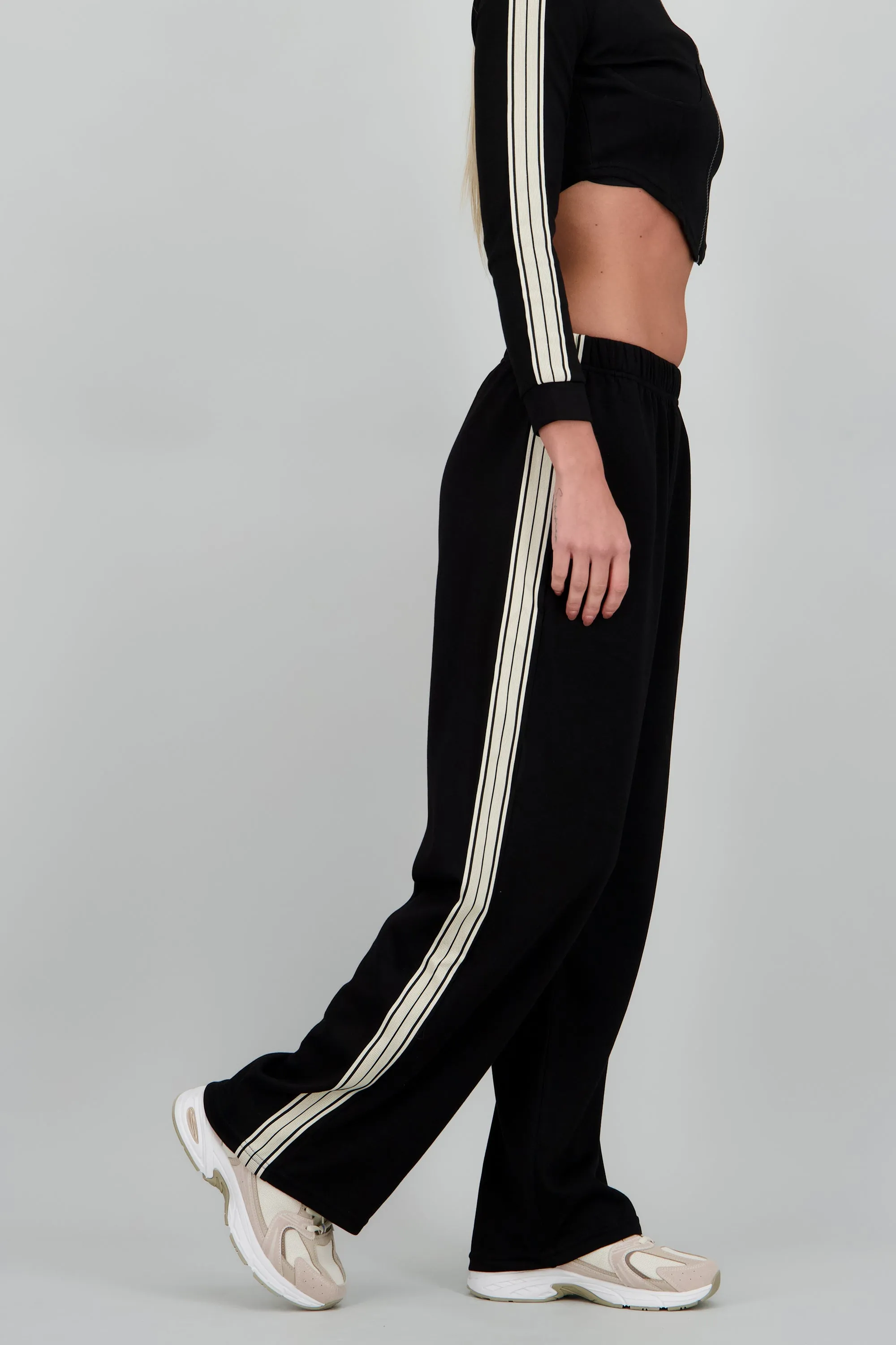 Pants lineas contraste sold by Shasa product image thumbnail 3