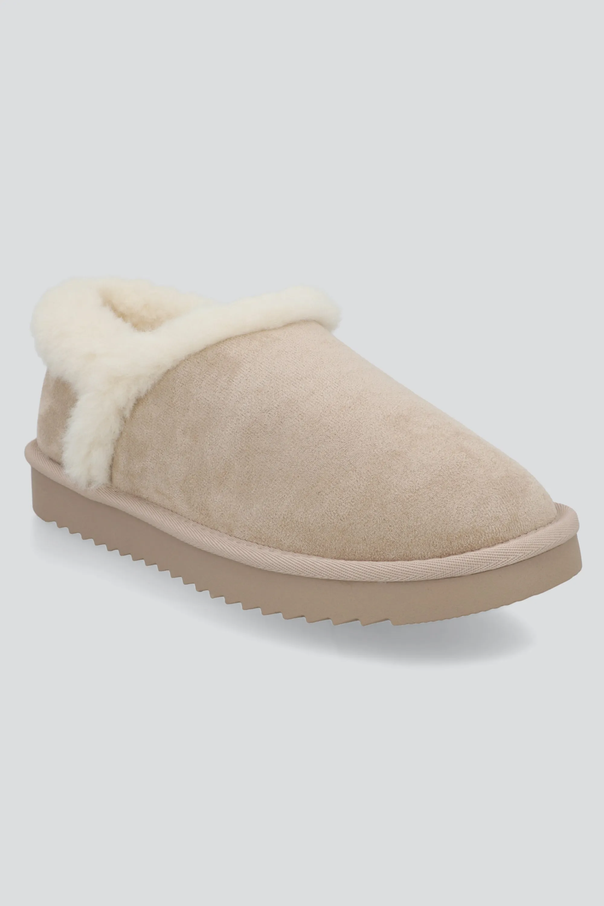Bota invierno corta peluche sold by Shasa product image thumbnail 4