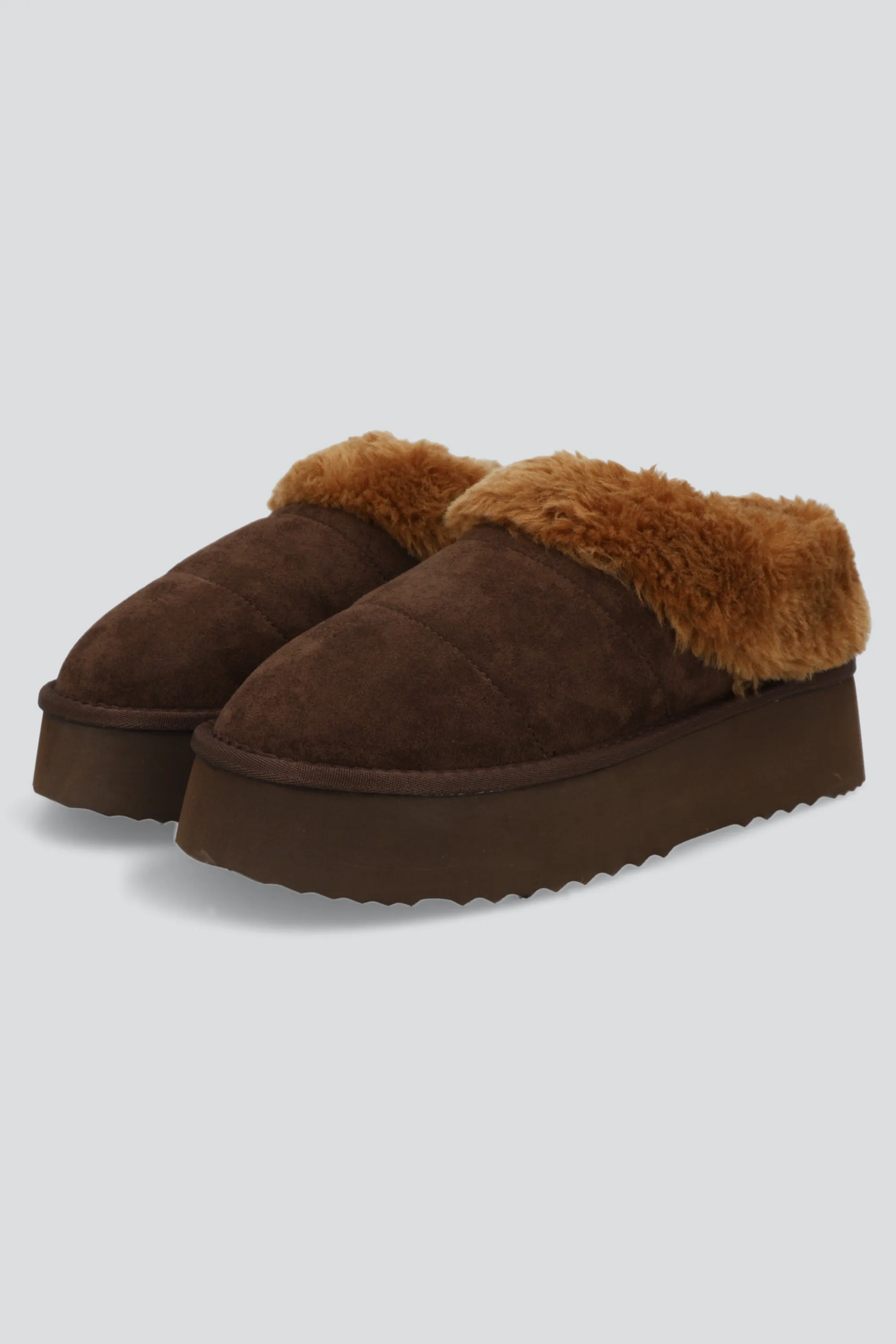 Pantufla mula peluda divicion sold by Shasa product image thumbnail 2