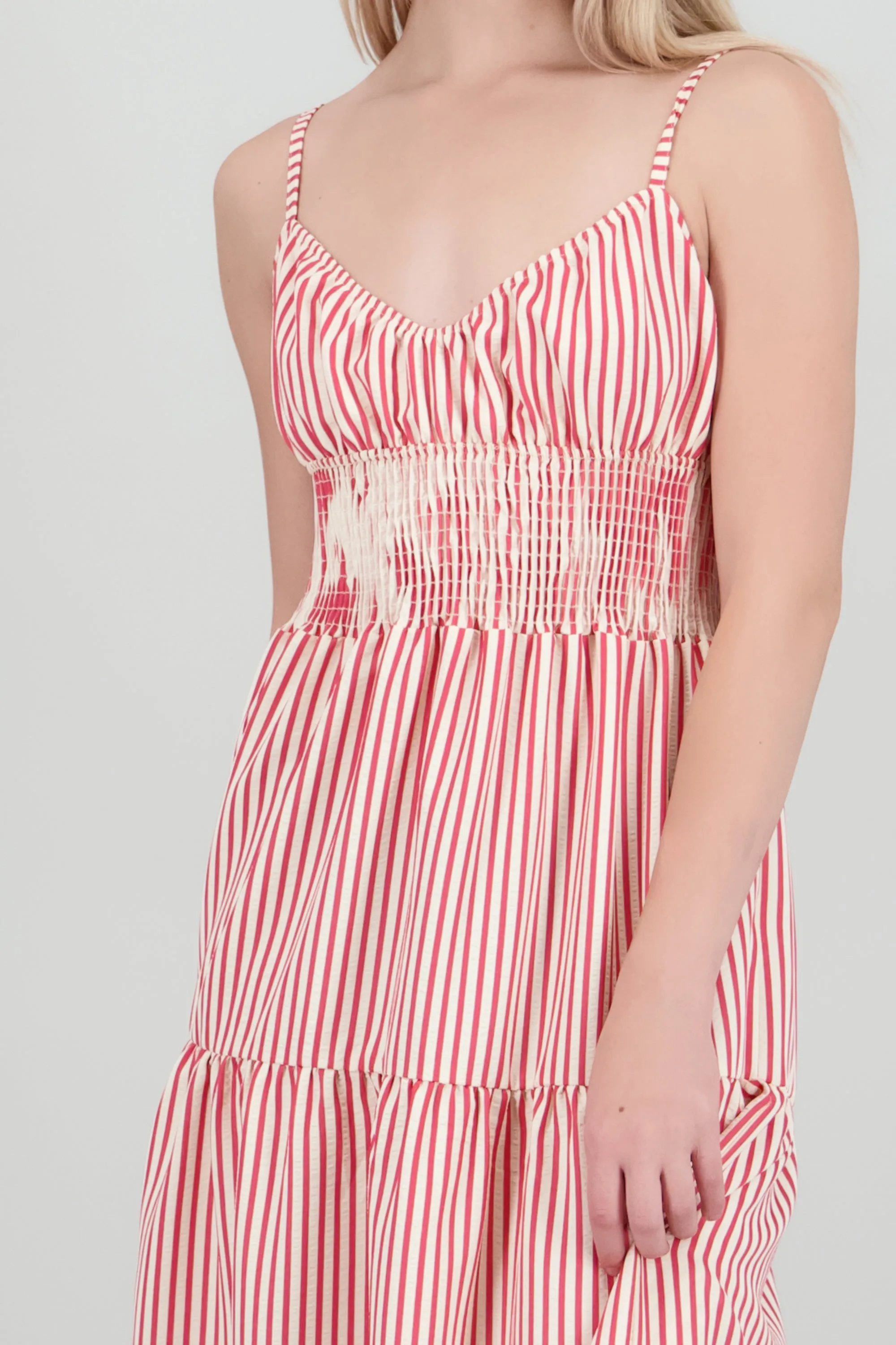 Vestido maxi lineas escote espalda sold by Shasa product image thumbnail 5