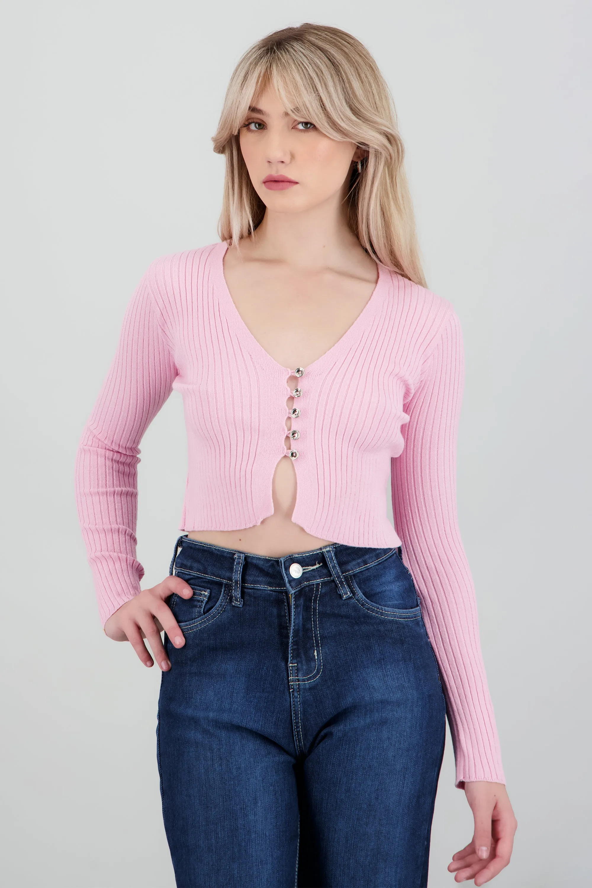 Cardigan crop cuello V botones sold by Shasa product image thumbnail 2