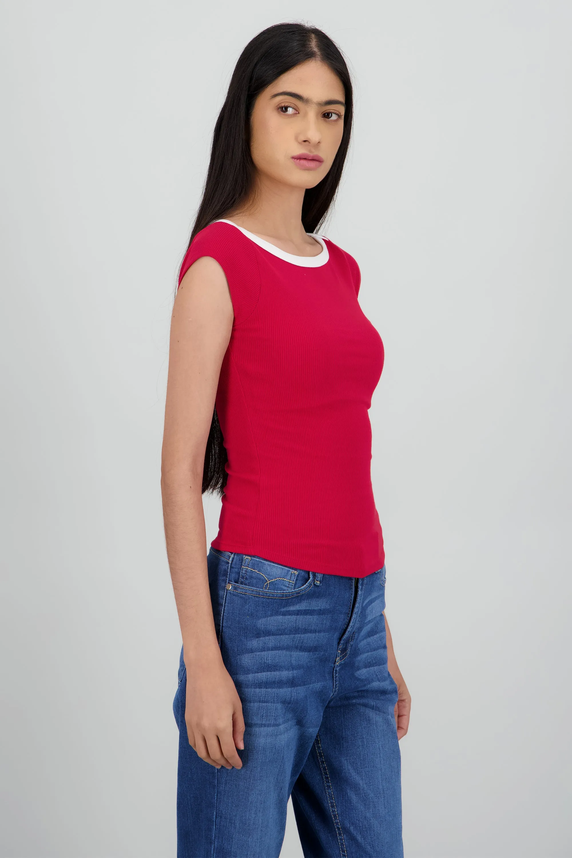 Top cuello barco detalle contraste sold by Shasa product image thumbnail 3