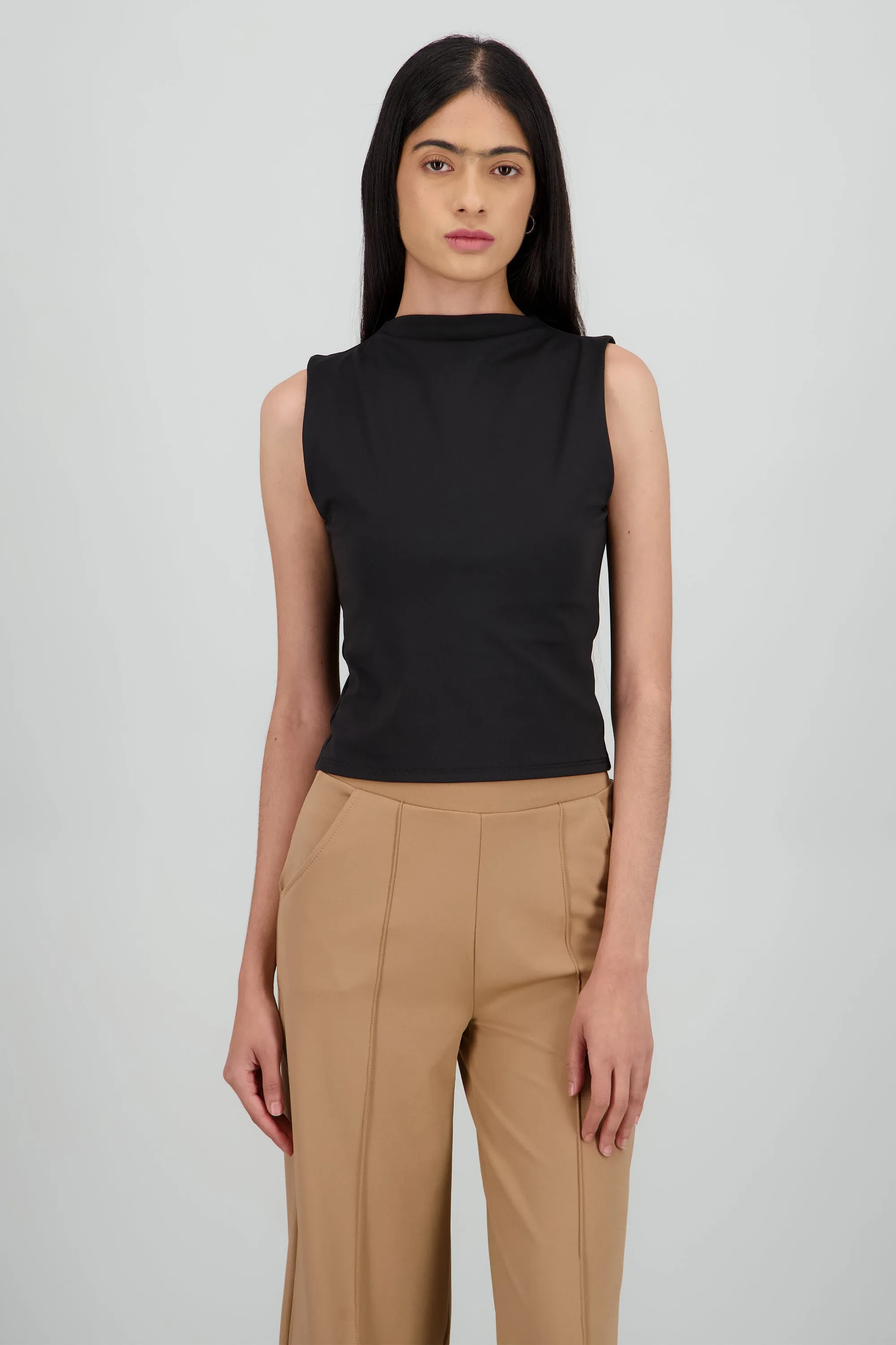 Top sin mangas detalle cuello sold by Shasa product image thumbnail 2