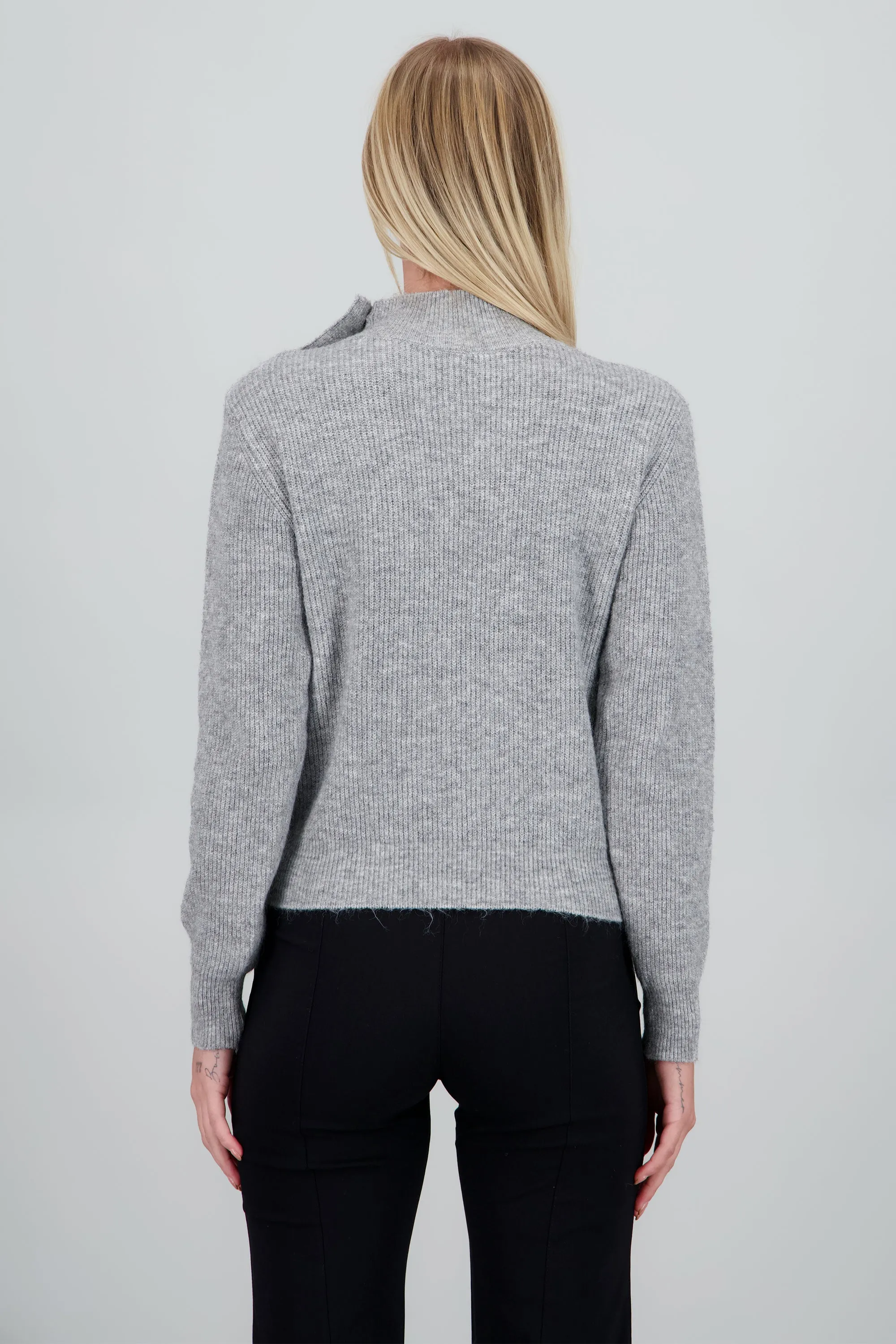 sueter cuello medio detalle botones sold by Shasa product image thumbnail 4