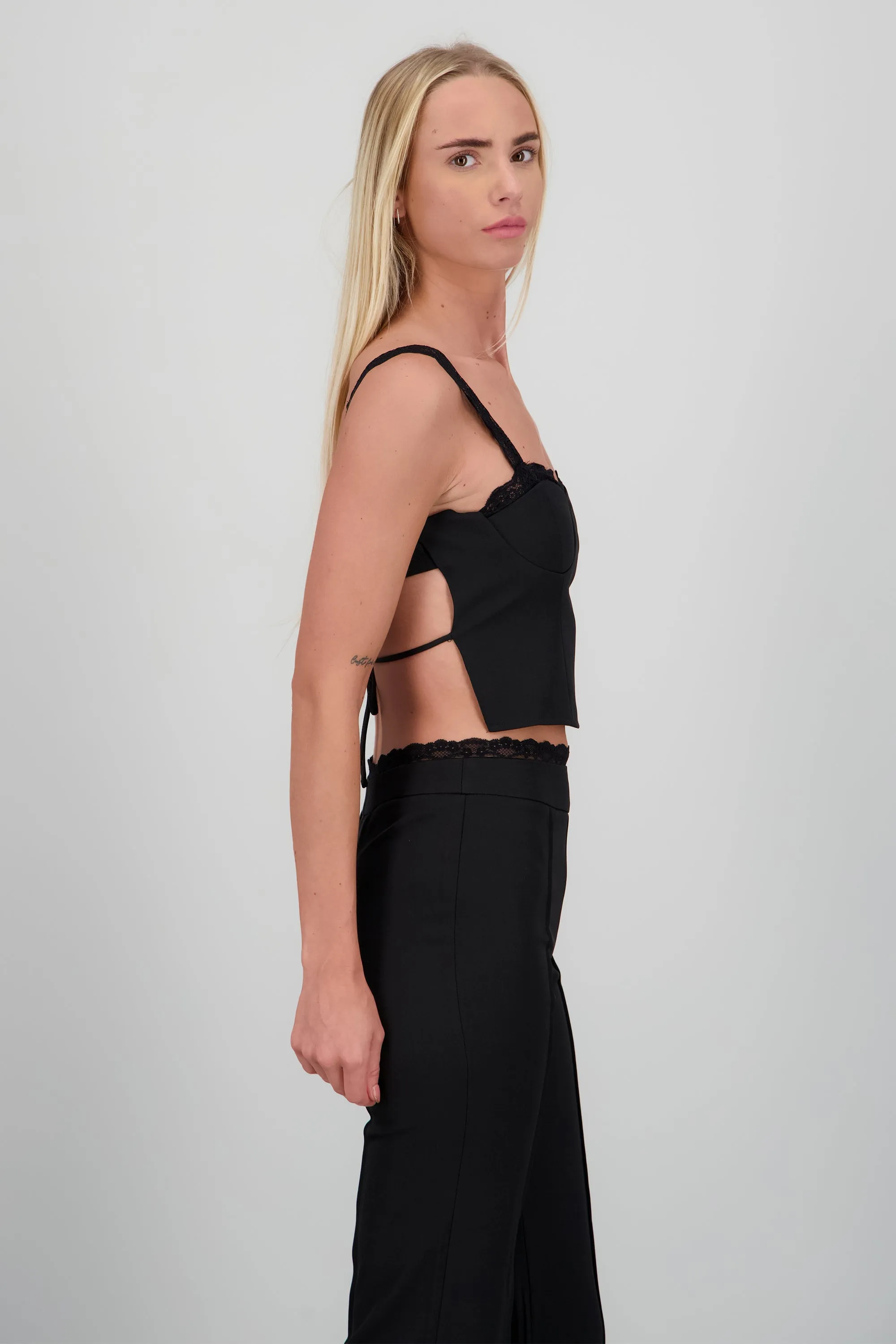 Crop top detalle encaje sold by Shasa product image thumbnail 3