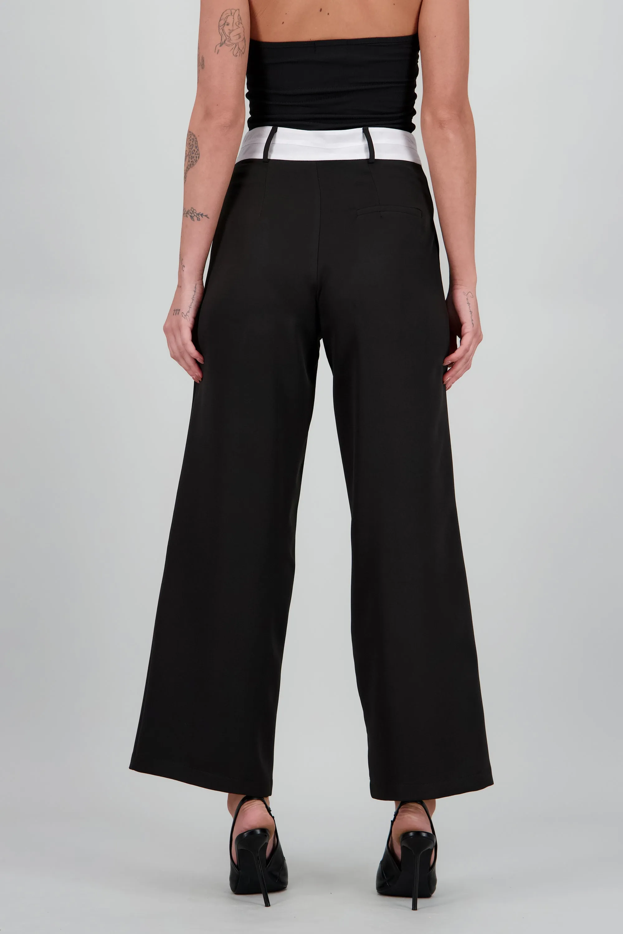 Pantalon amplio detalle pretina sold by Shasa product image thumbnail 4