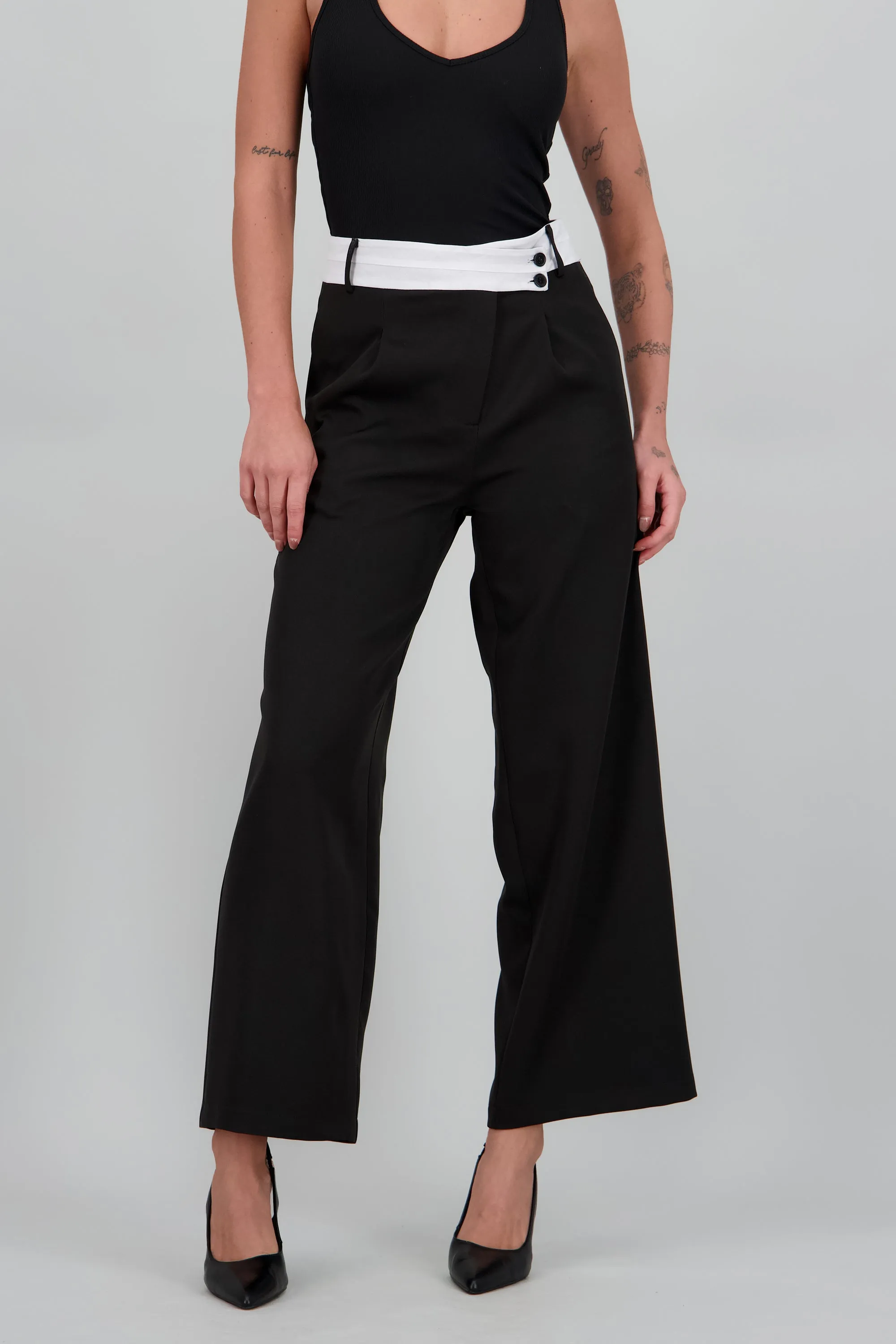 Pantalon amplio detalle pretina sold by Shasa product image thumbnail 2
