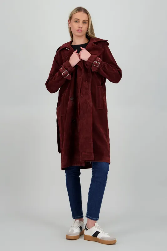 Gabardina larga suede sold by Shasa