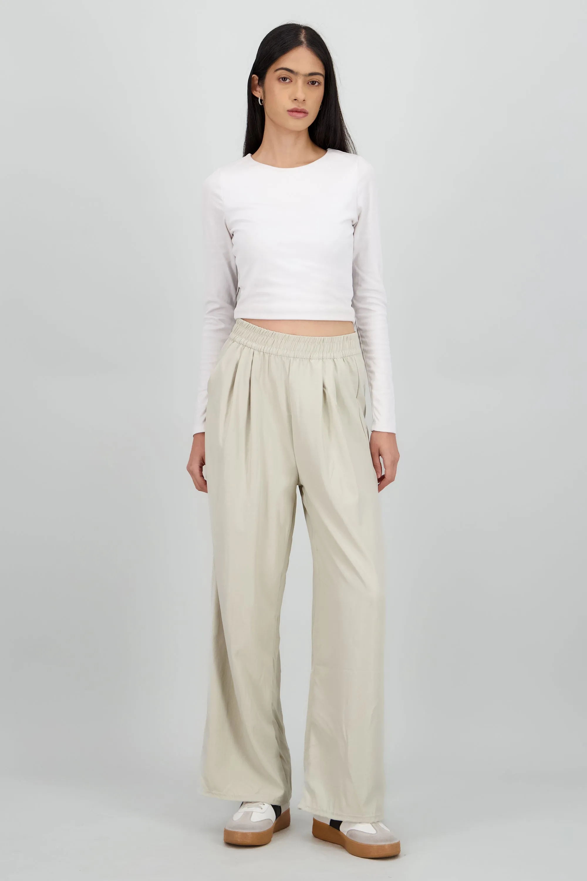 Pantalon liso sold by Shasa