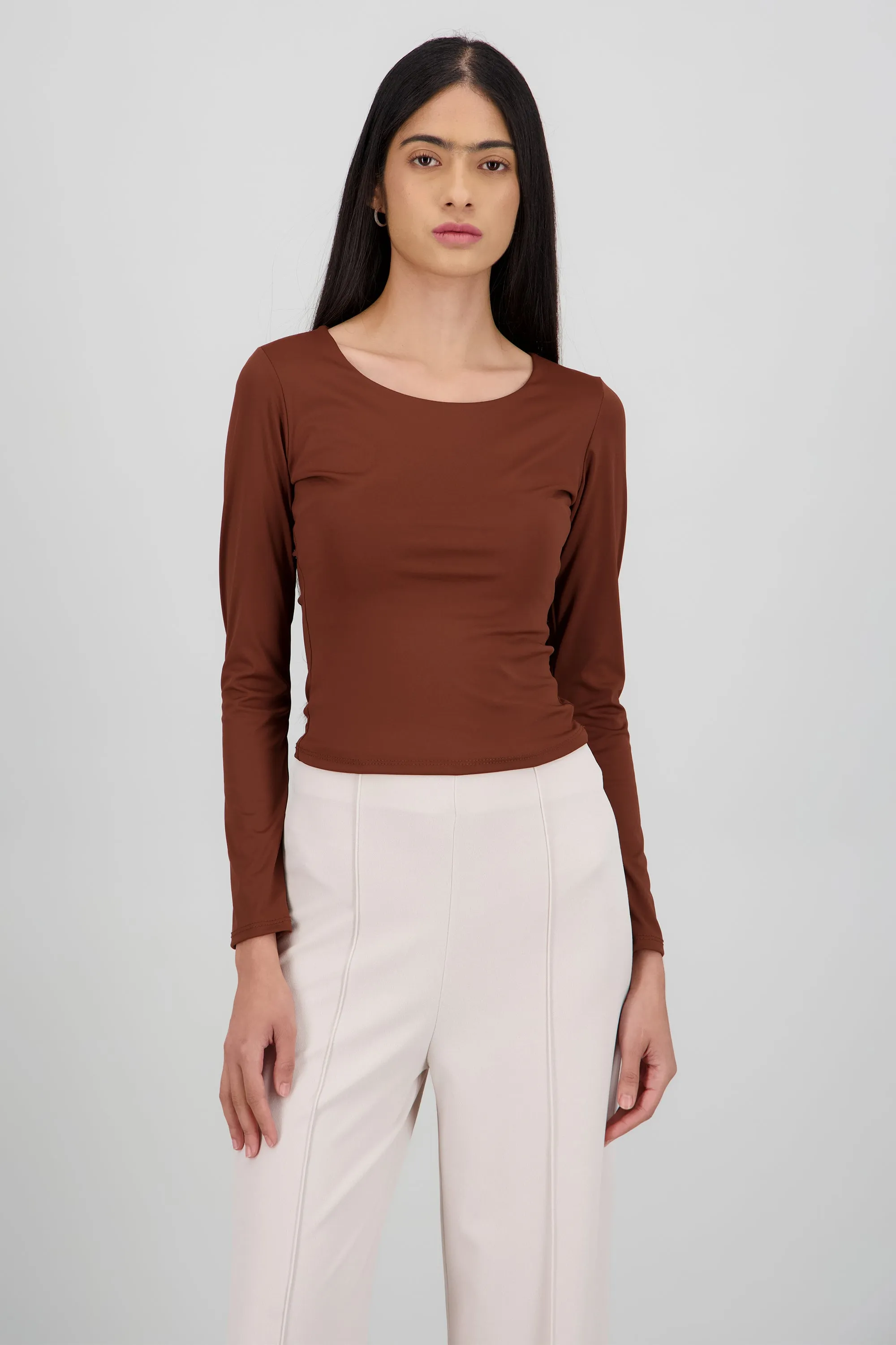 Top escote redondo manga larga sold by Shasa