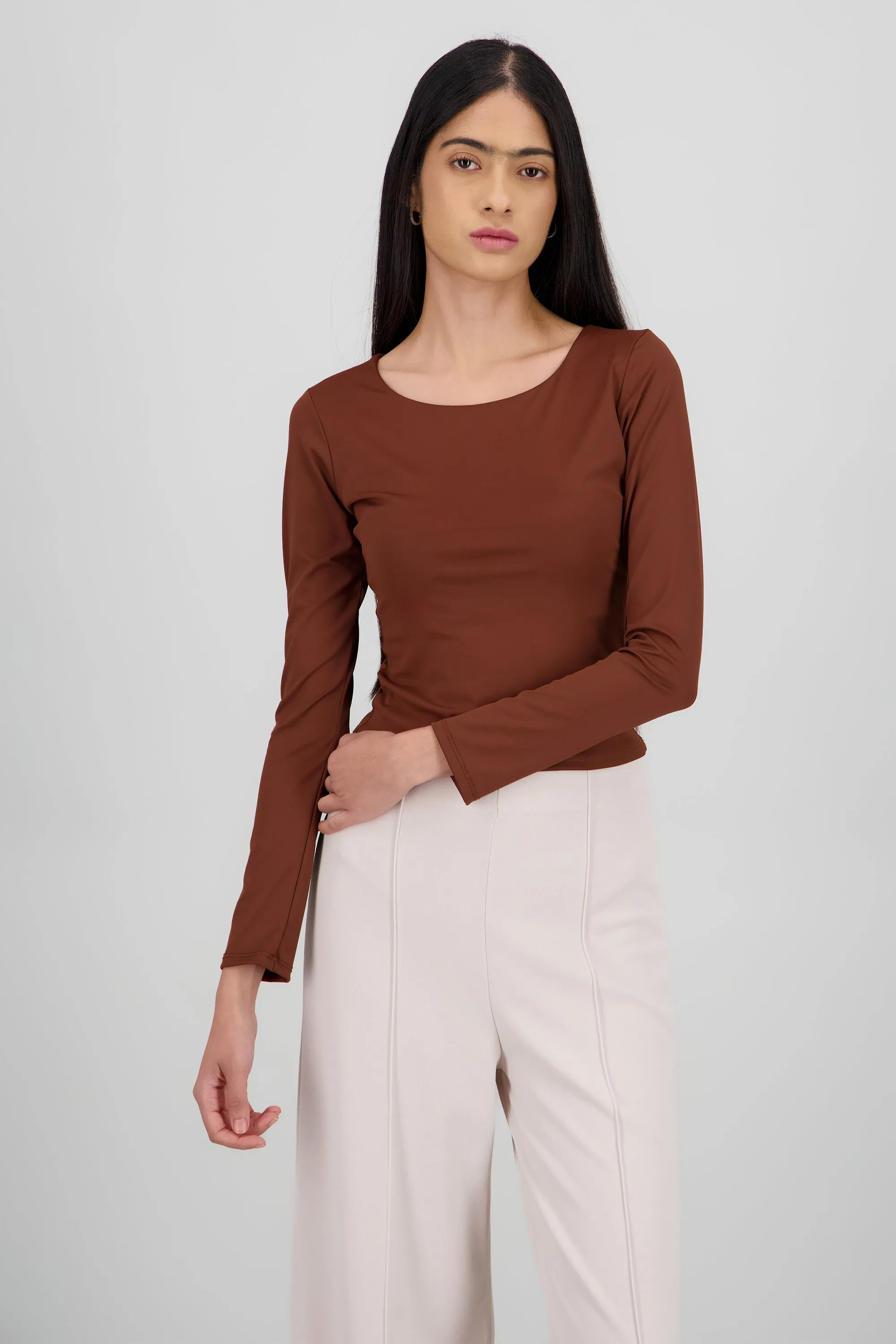 Top escote redondo manga larga sold by Shasa product image thumbnail 2