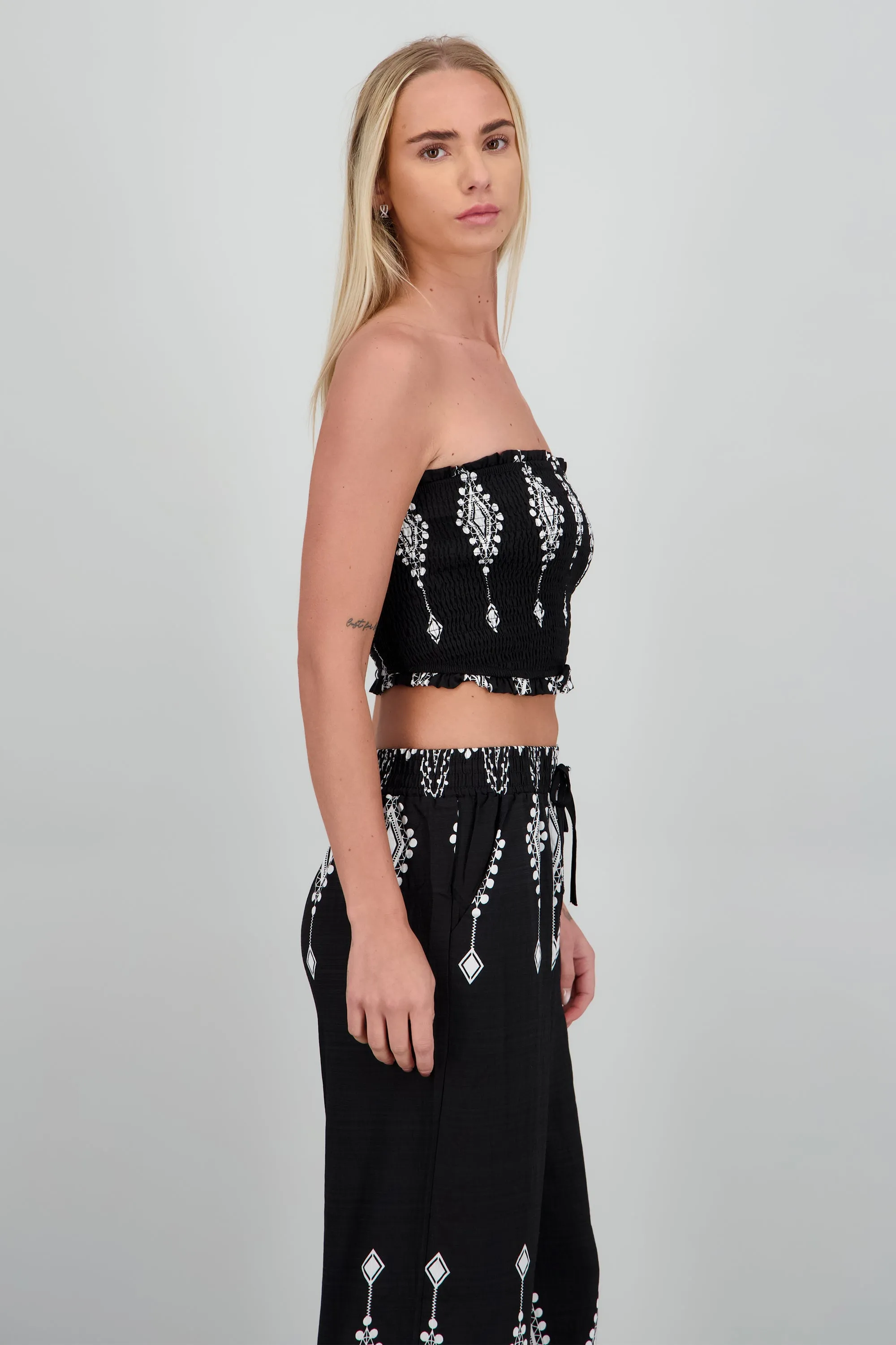 Top strapless con ligas estampado sold by Shasa product image thumbnail 3