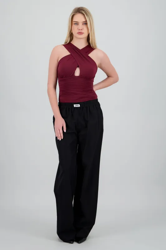 Pantalon liso recto detalle pretina sold by Shasa