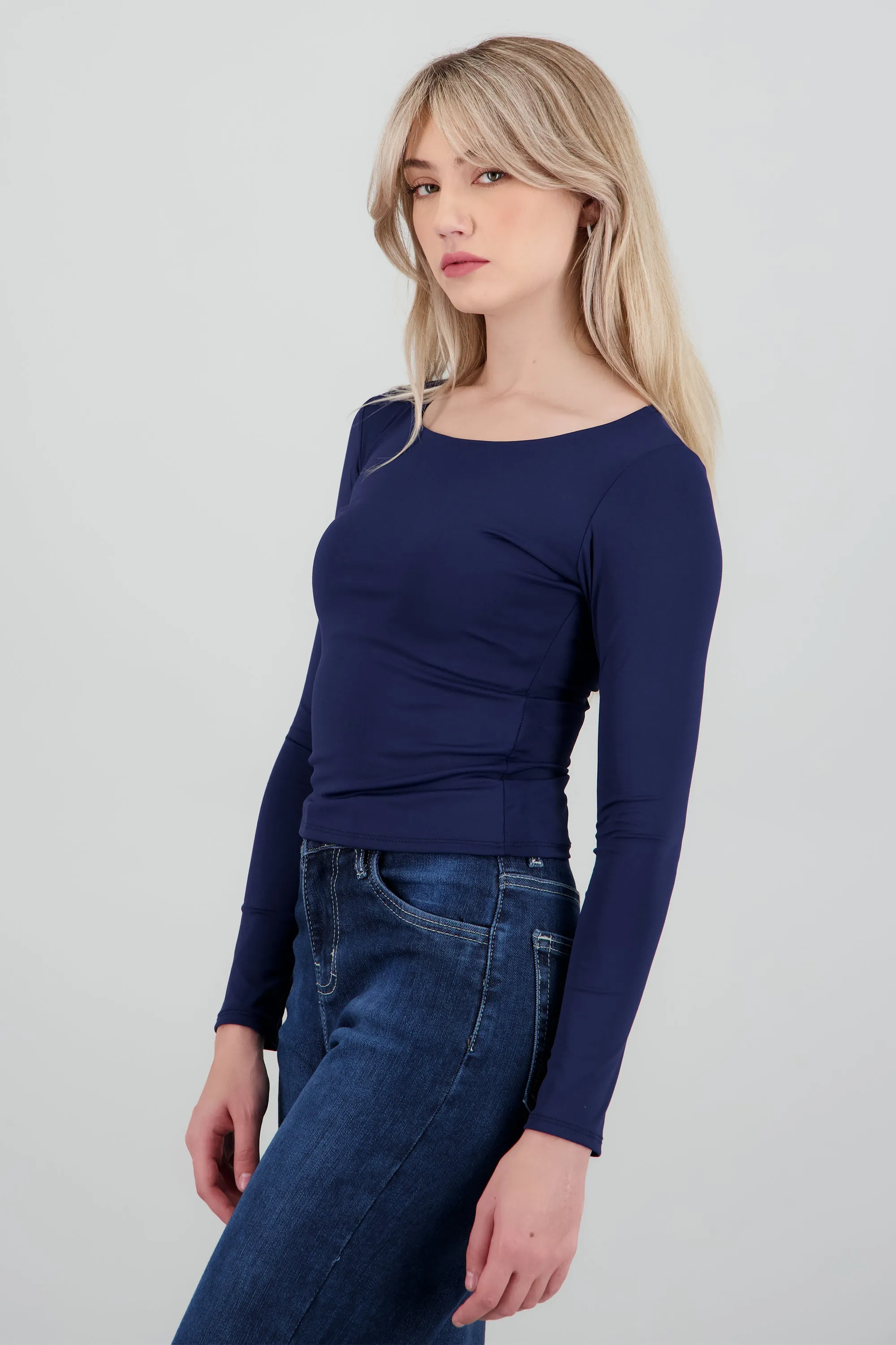 Top escote redondo manga larga sold by Shasa product image thumbnail 3