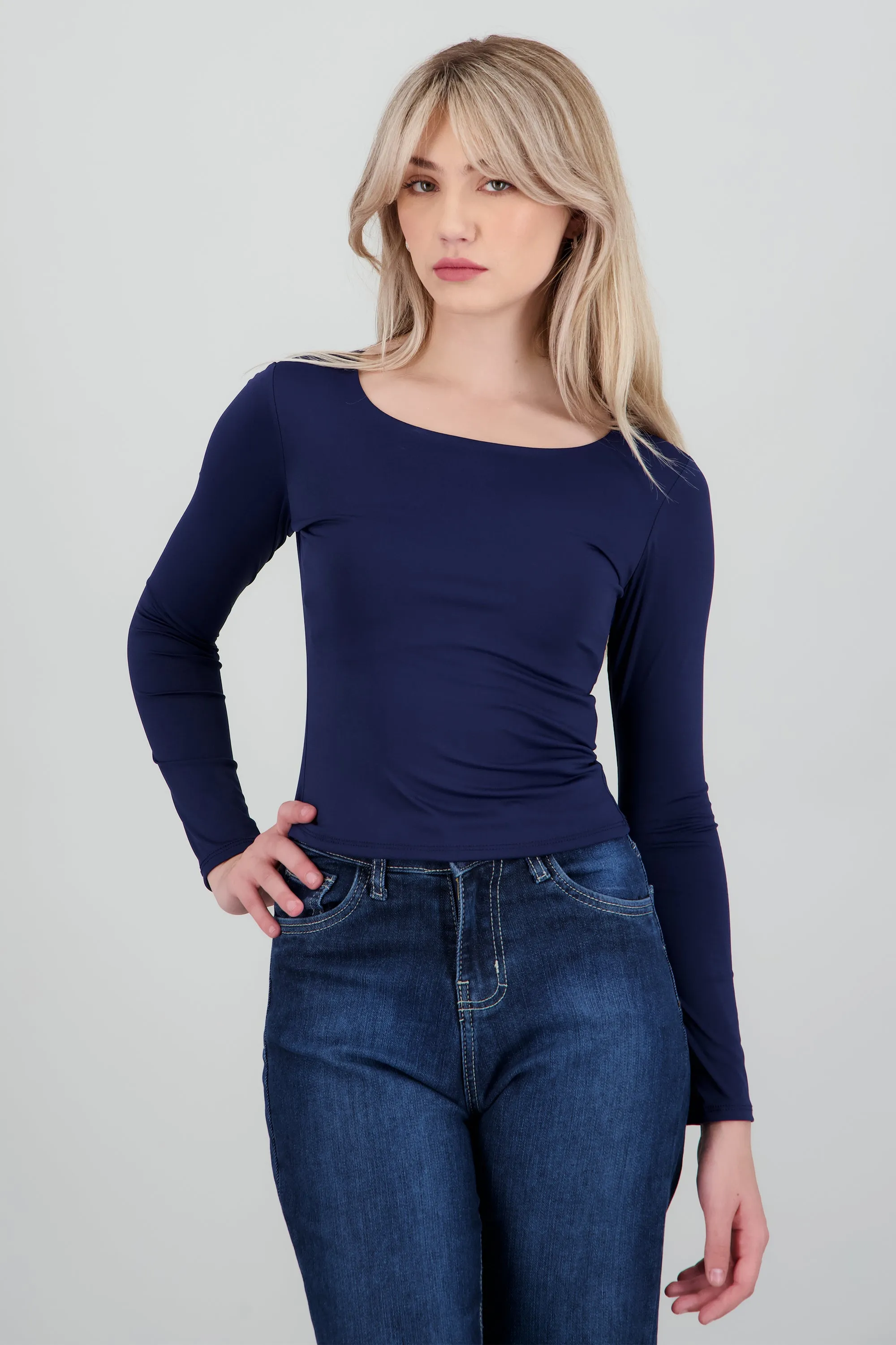 Top escote redondo manga larga sold by Shasa product image thumbnail 2