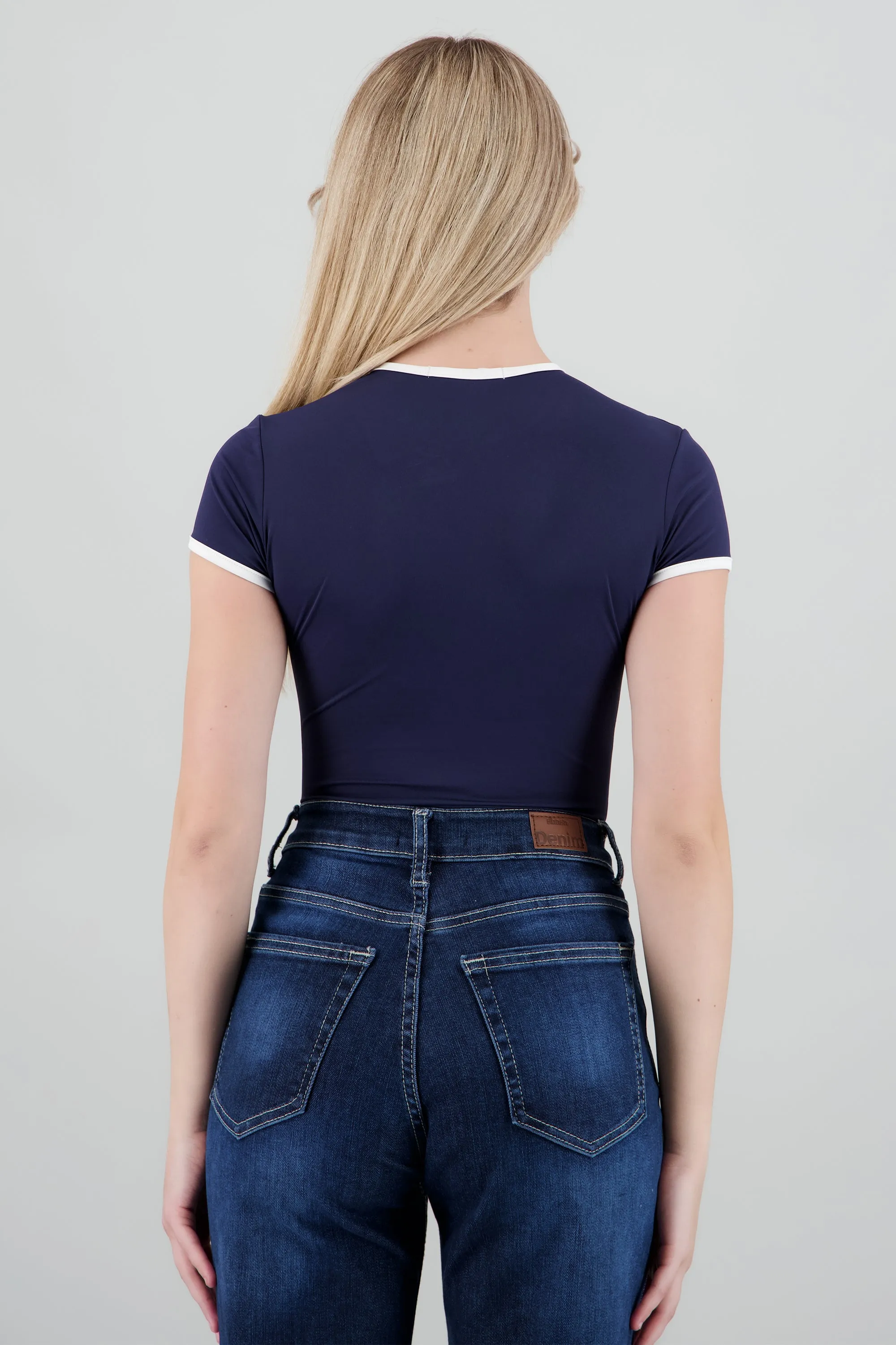 Body escote redondo contraste sold by Shasa product image thumbnail 3