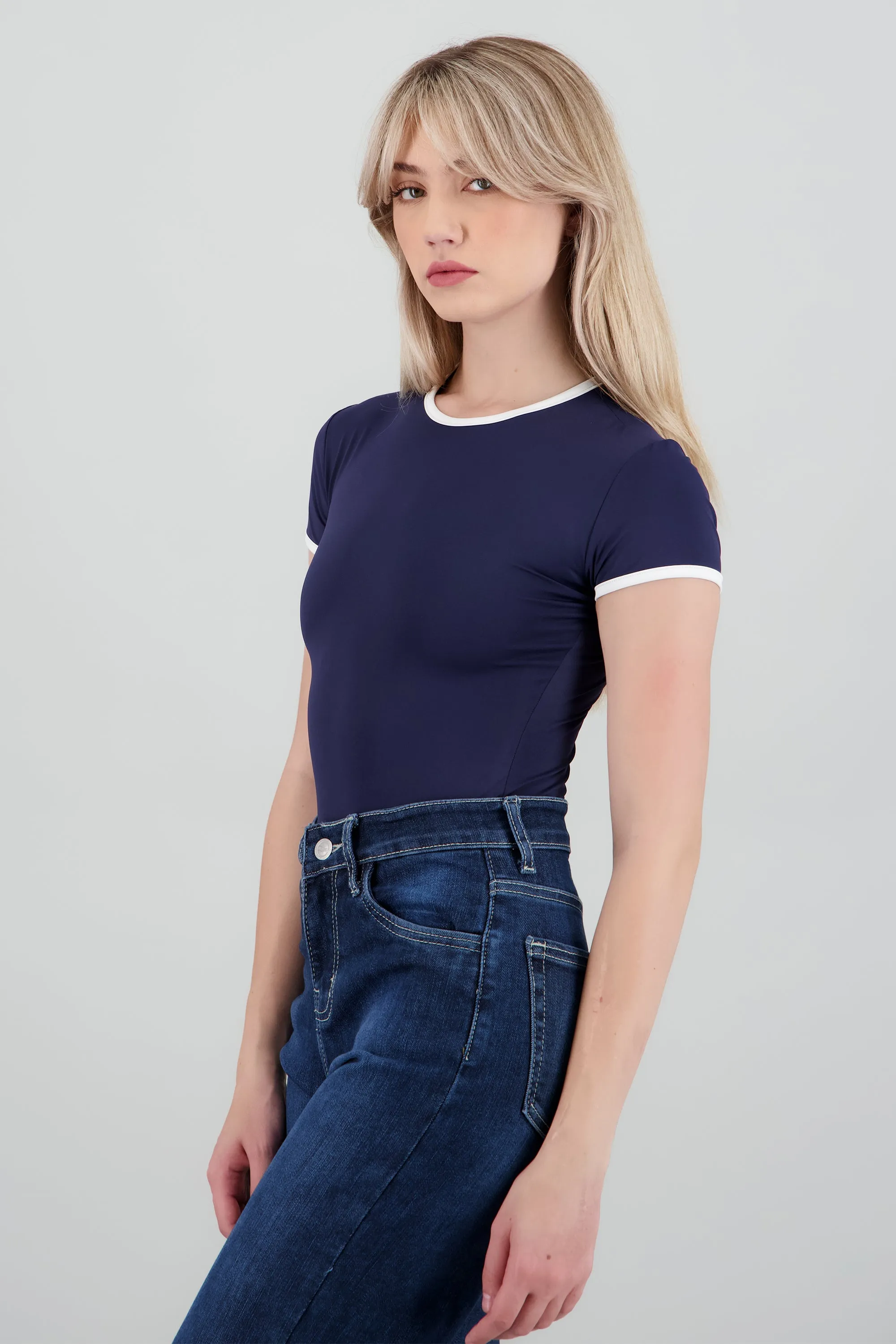 Body escote redondo contraste sold by Shasa product image thumbnail 2