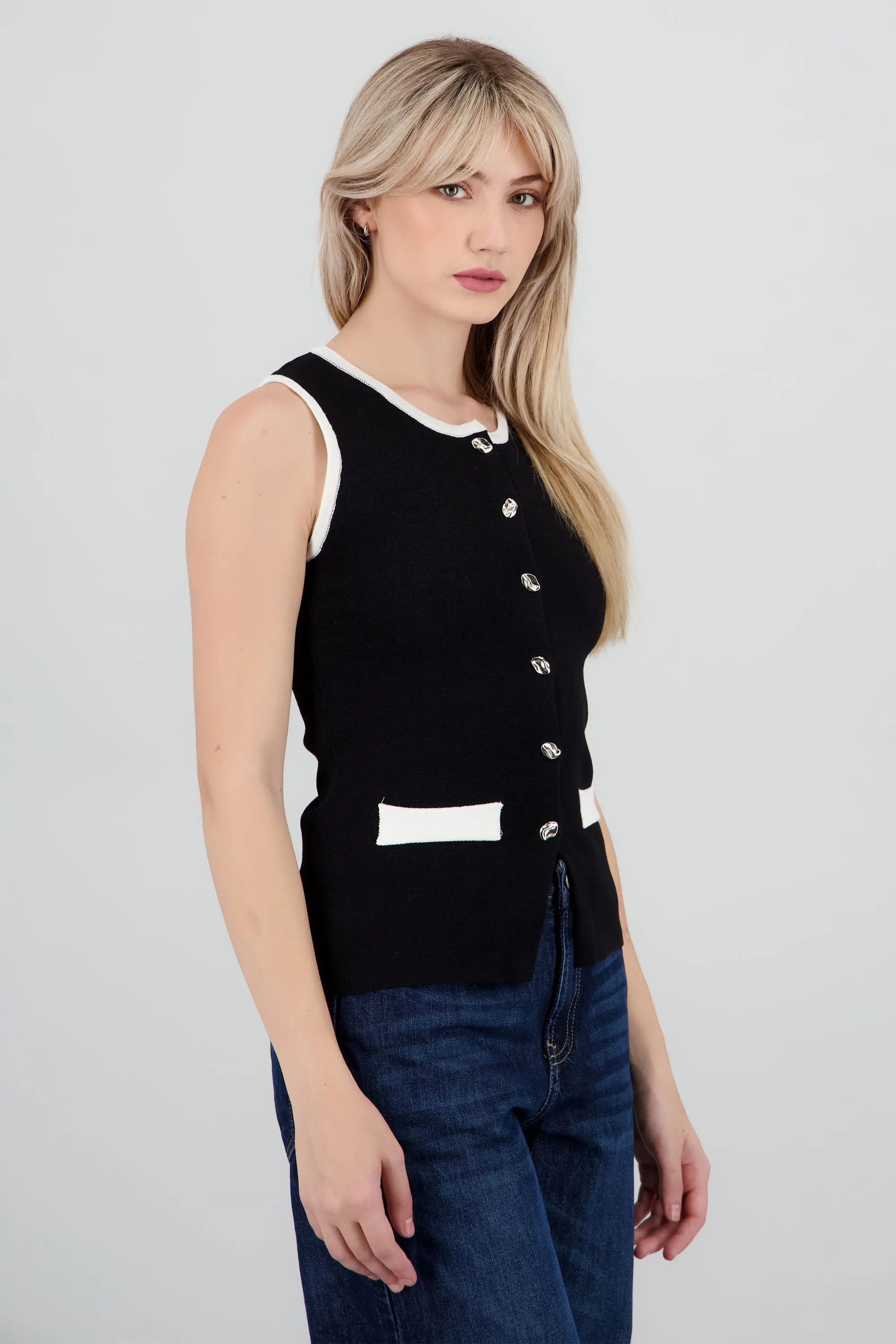 Chaleco con botones contraste sold by Shasa product image thumbnail 4