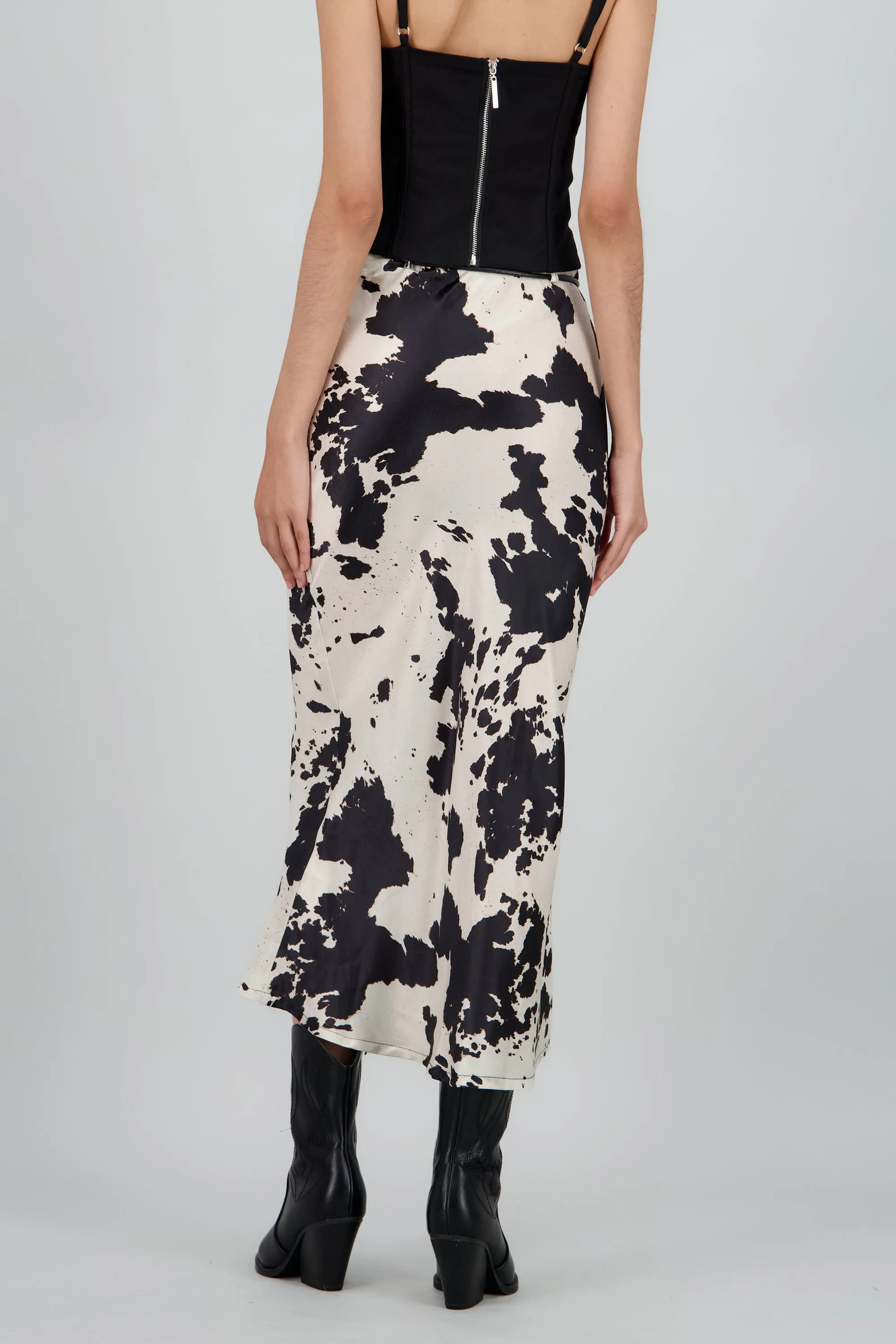 Falda estampado vaca con cinuron sold by Shasa product image thumbnail 4