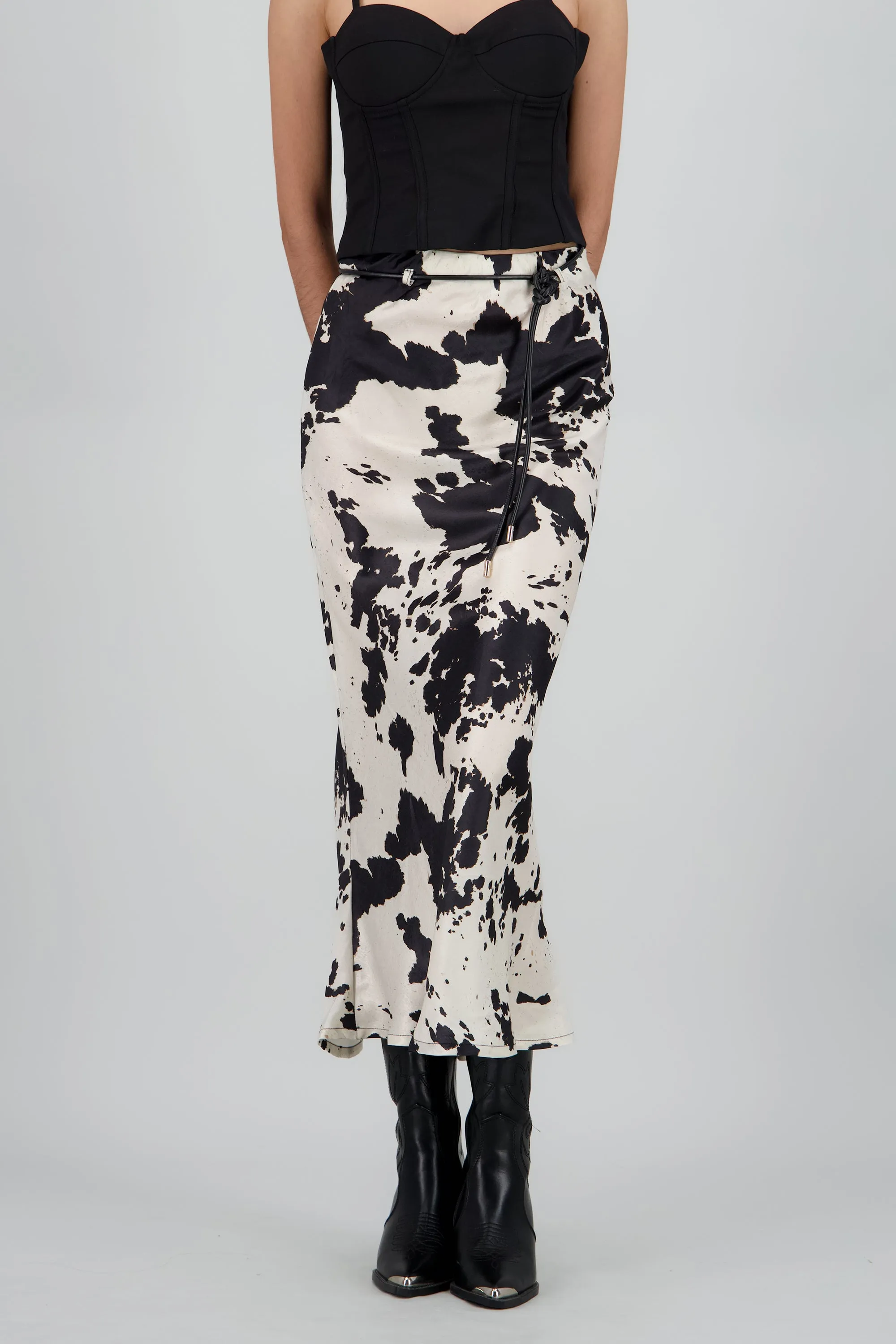 Falda estampado vaca con cinuron sold by Shasa product image thumbnail 2