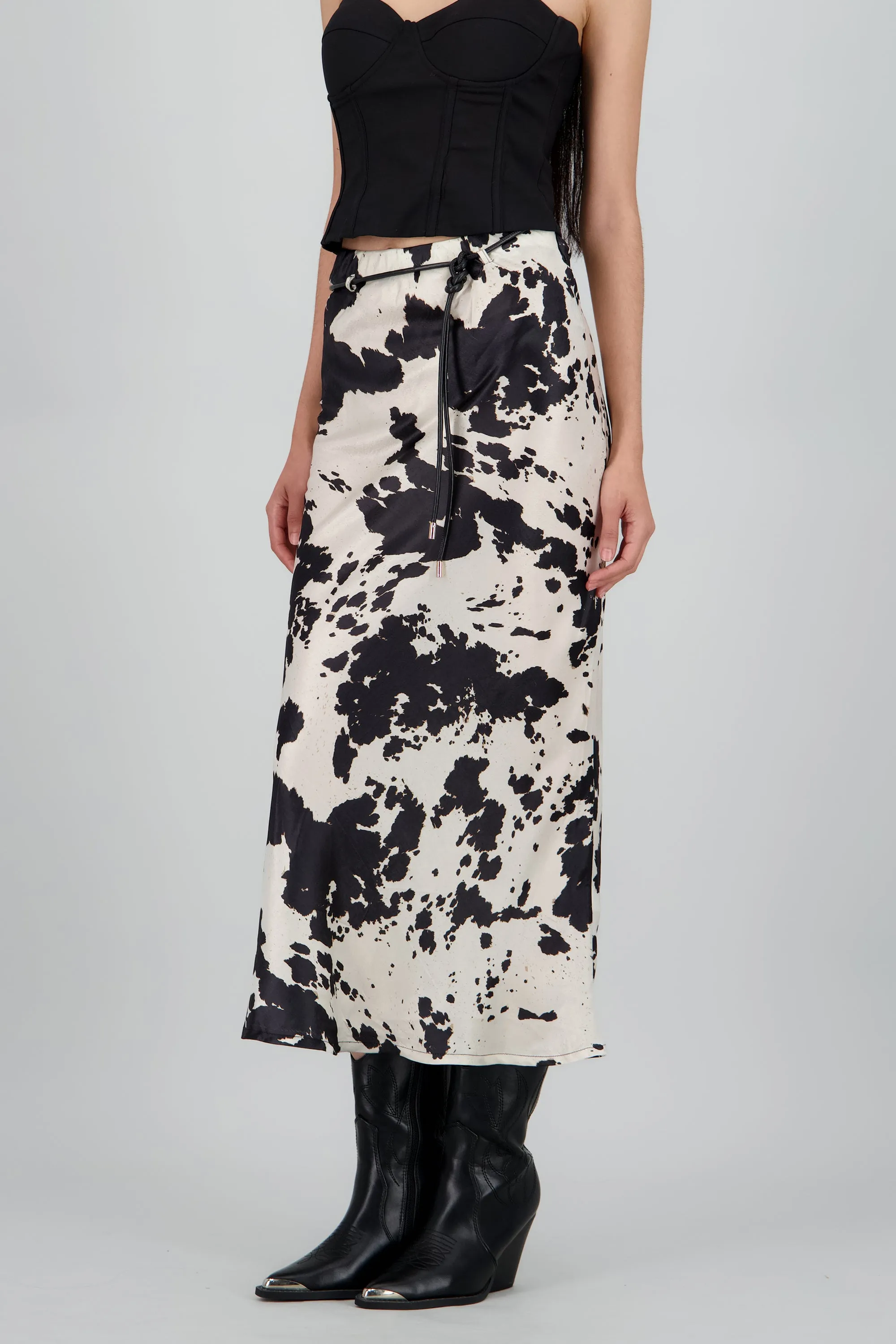 Falda estampado vaca con cinuron sold by Shasa product image thumbnail 3