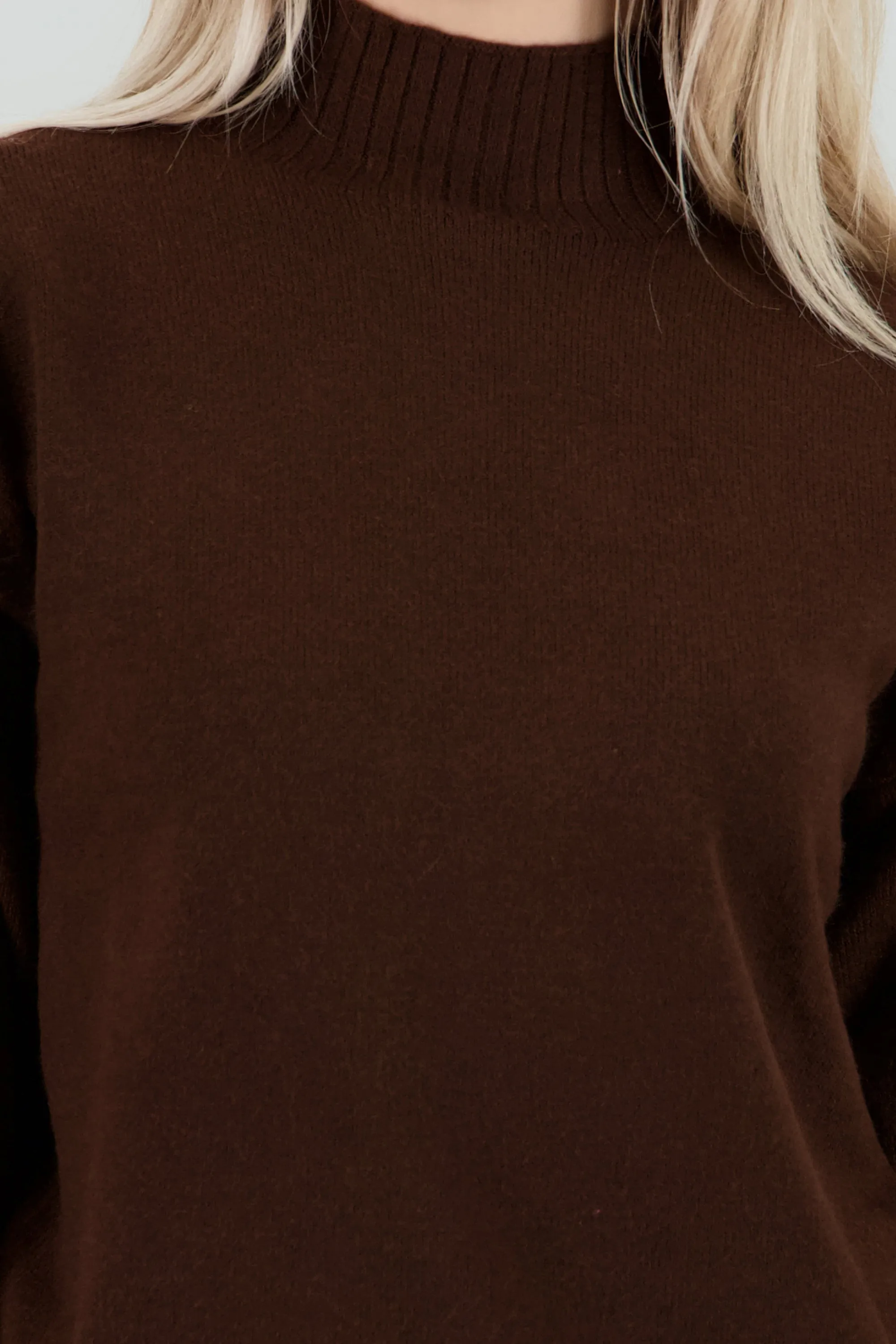 Sueter tacto super suave cuello alto sold by Shasa product image thumbnail 5