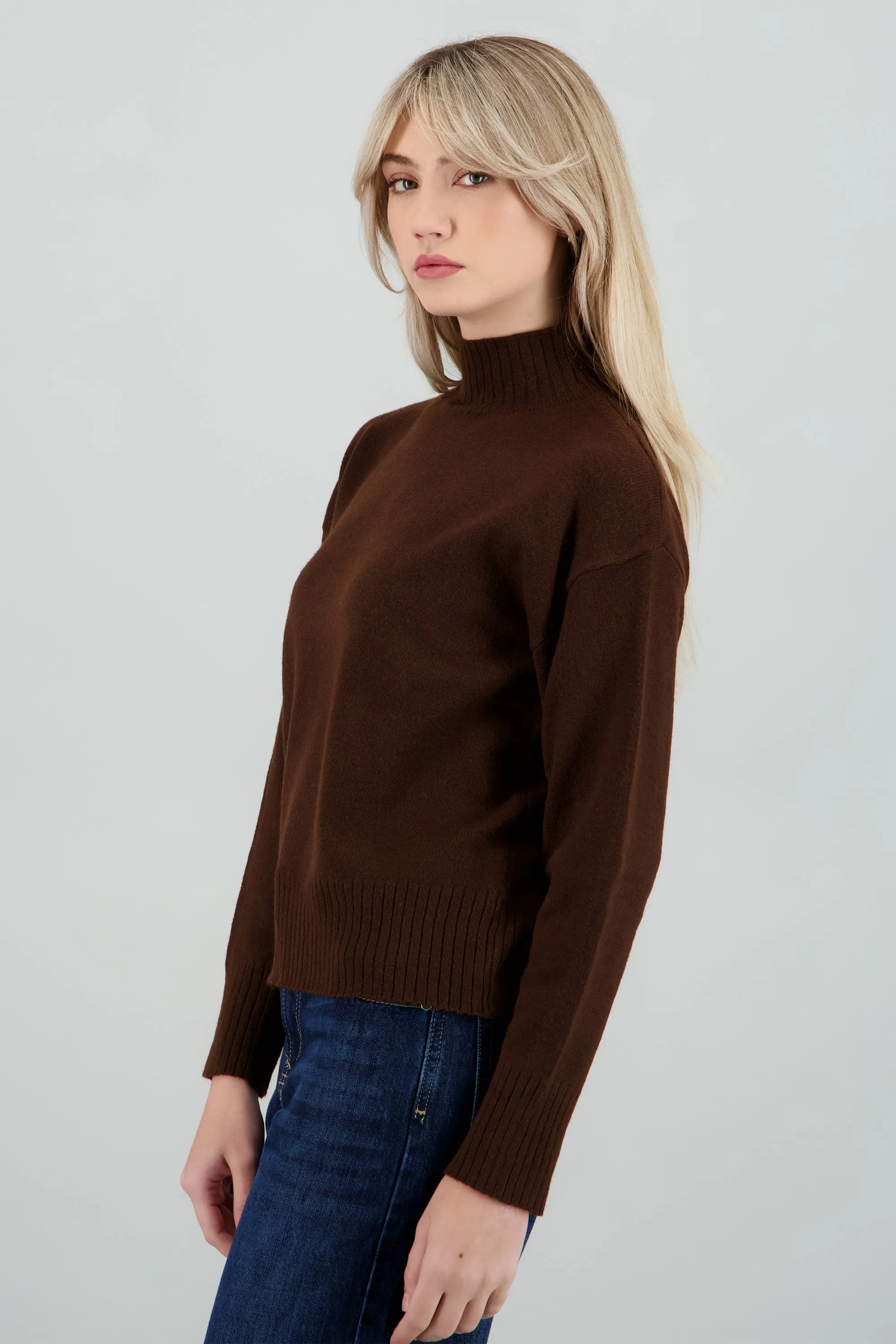 Sueter tacto super suave cuello alto sold by Shasa product image thumbnail 3