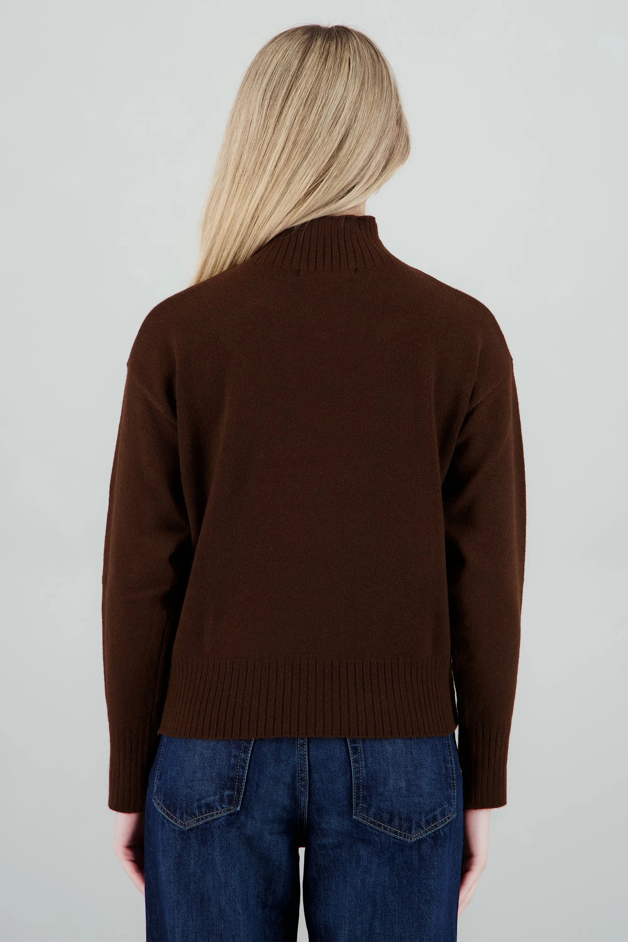 Sueter tacto super suave cuello alto sold by Shasa product image thumbnail 4