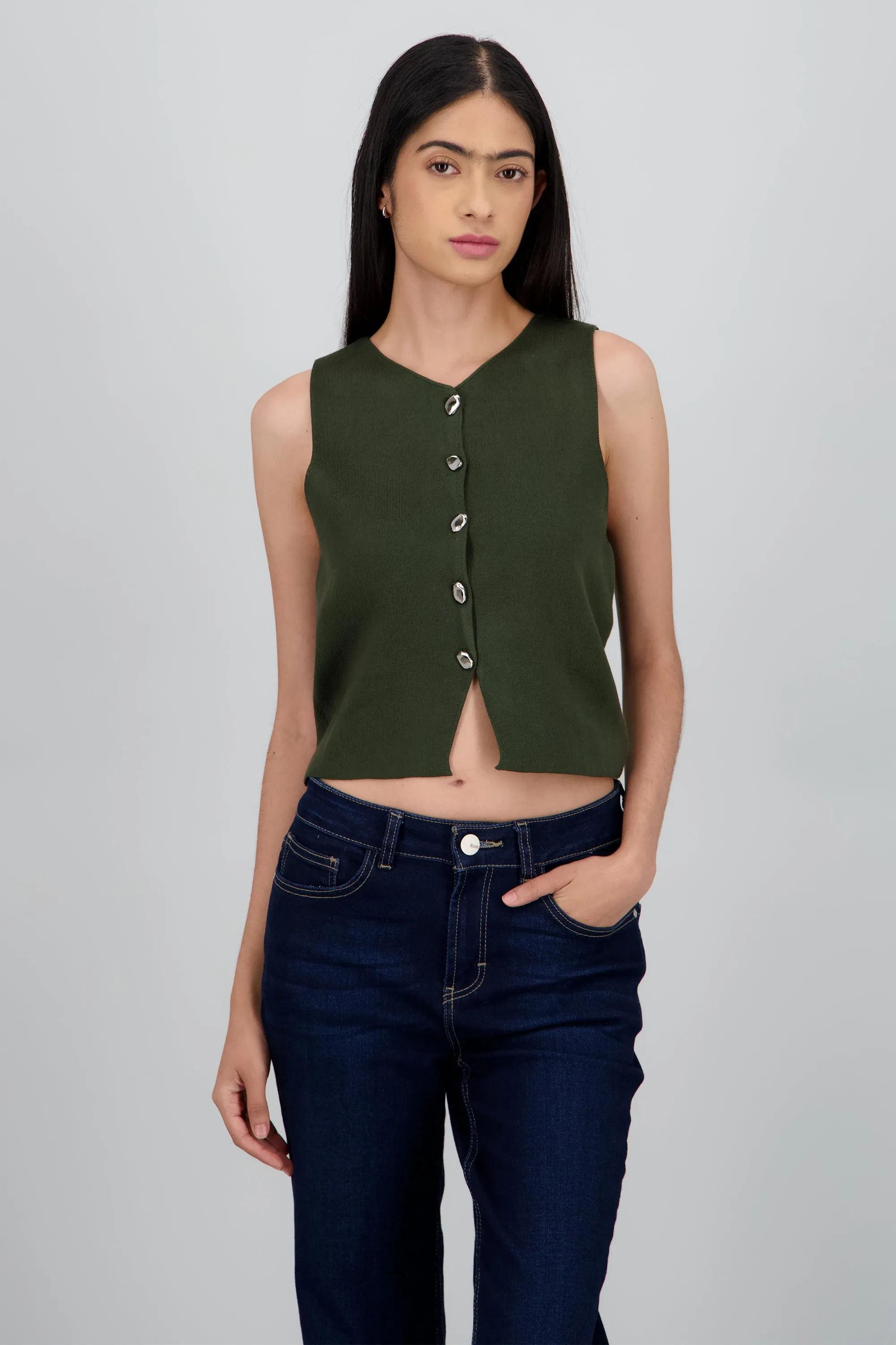 TOP TEJIDO CON DETALLE BOTONES sold by Shasa